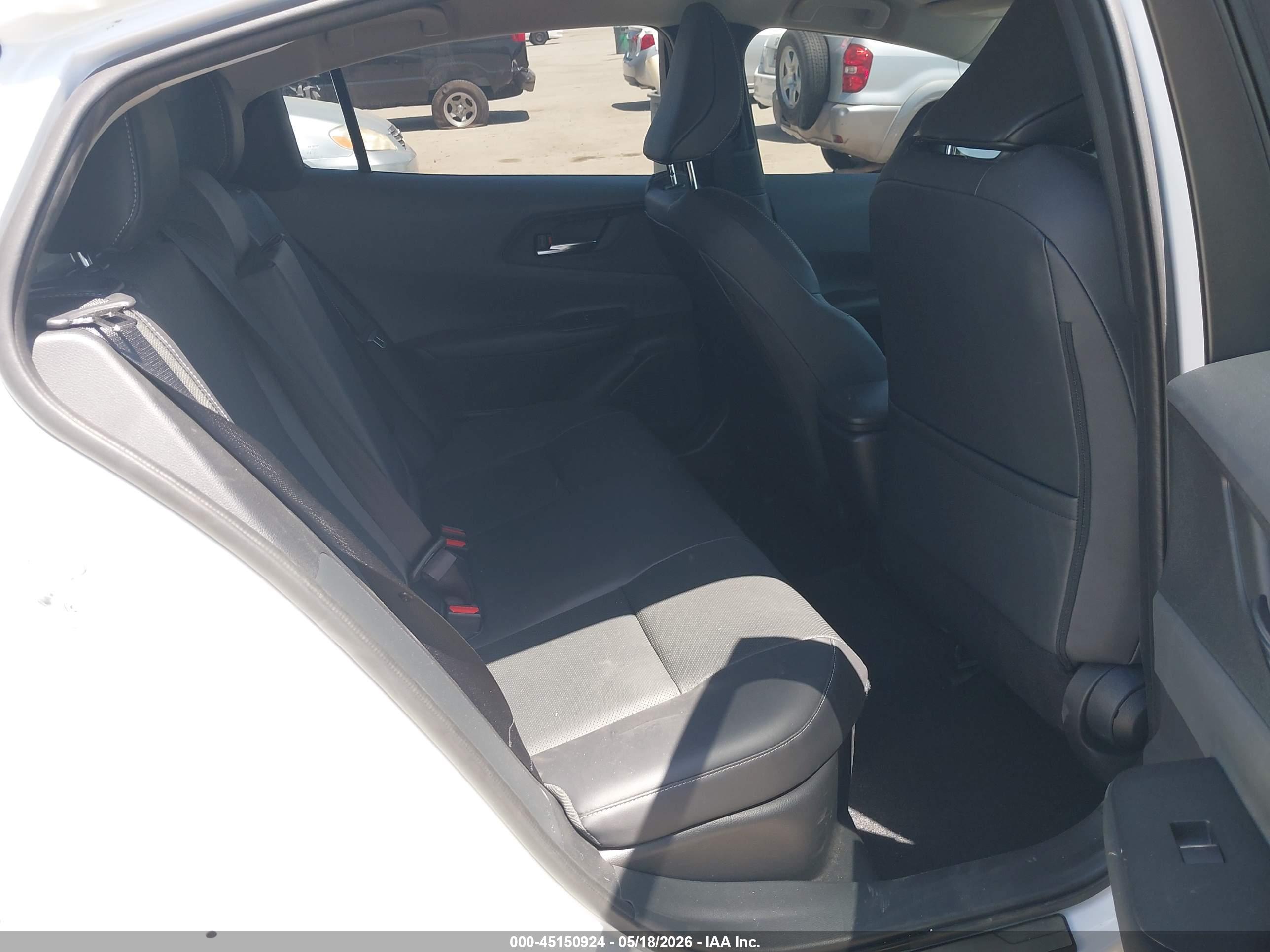 TOYOTA PRIUS image 8