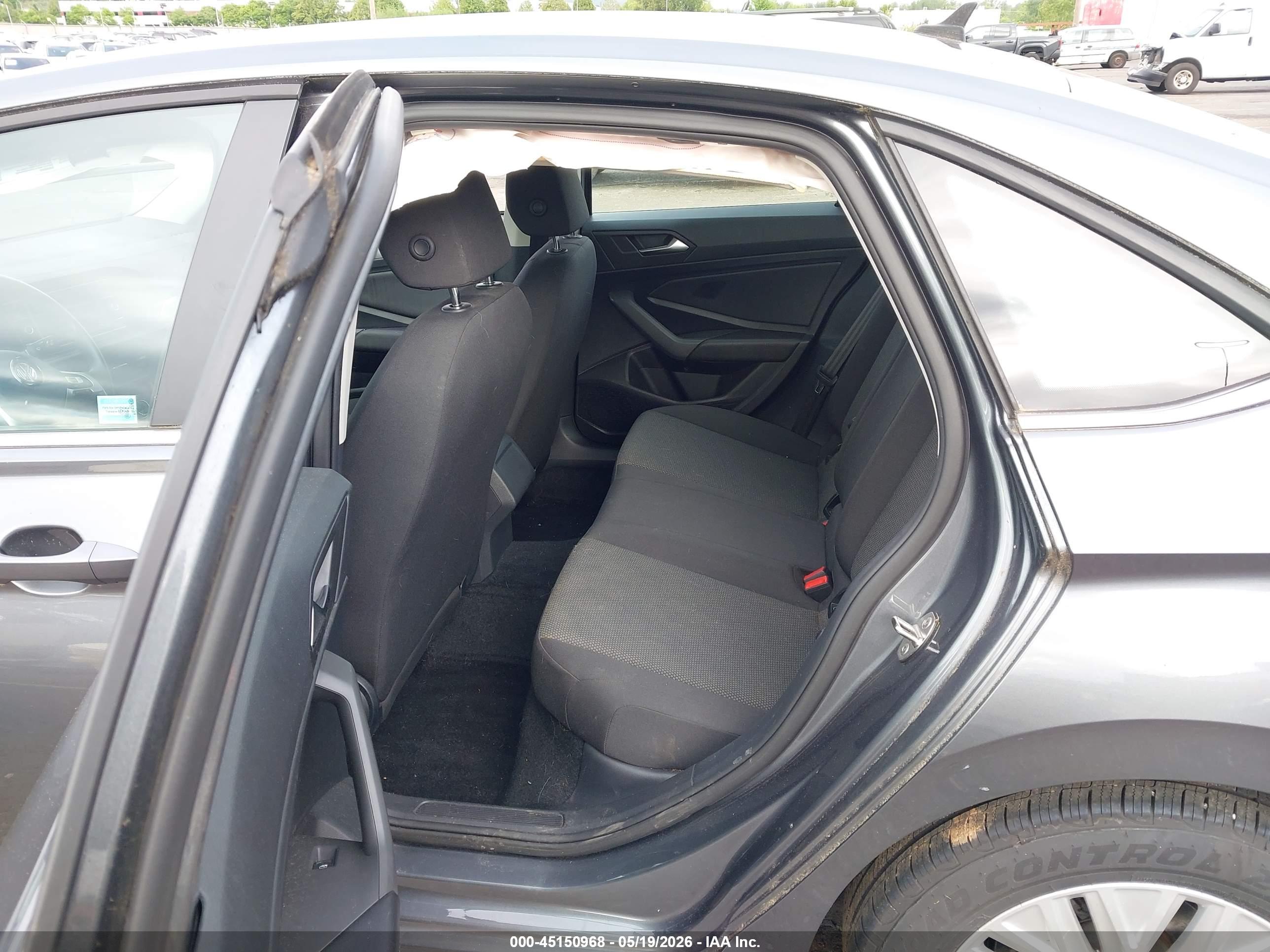 VOLKSWAGEN JETTA image 8
