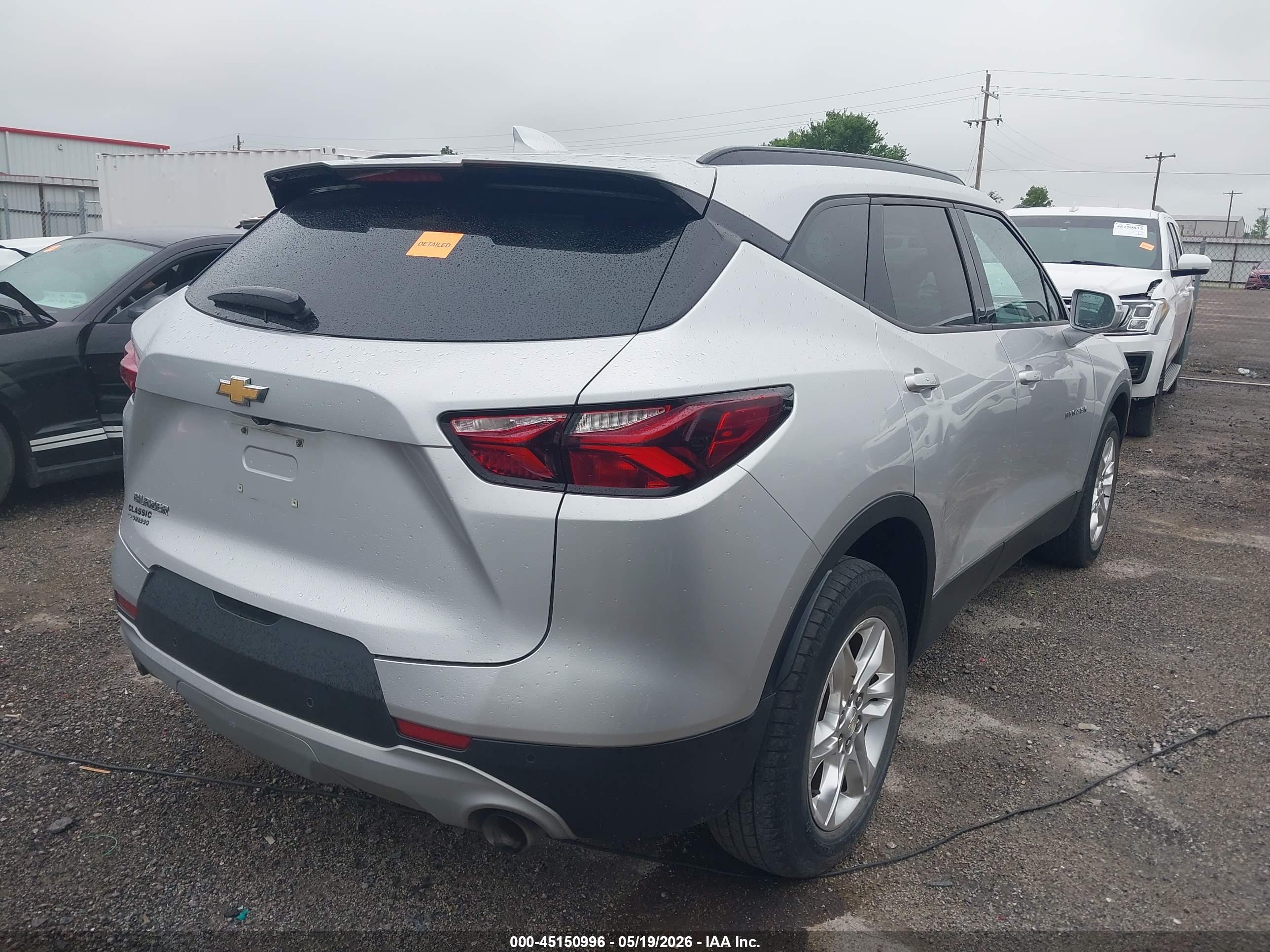 CHEVROLET BLAZER image 4
