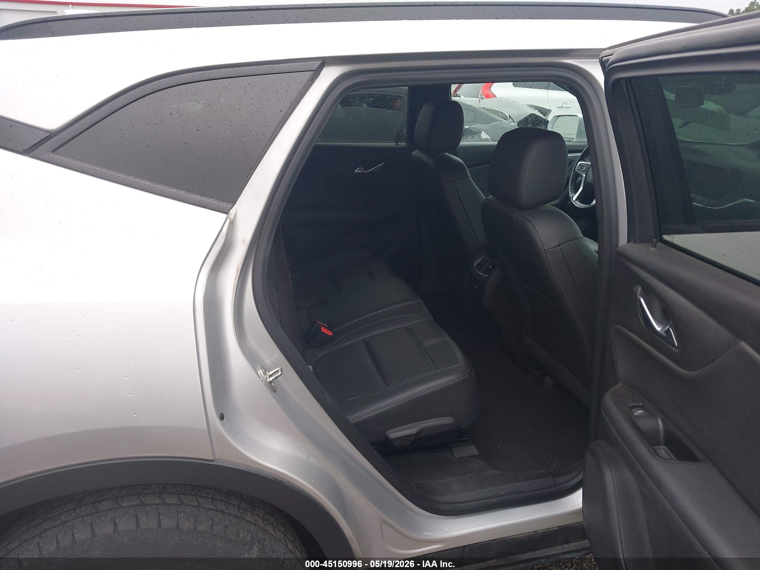 CHEVROLET BLAZER image 8