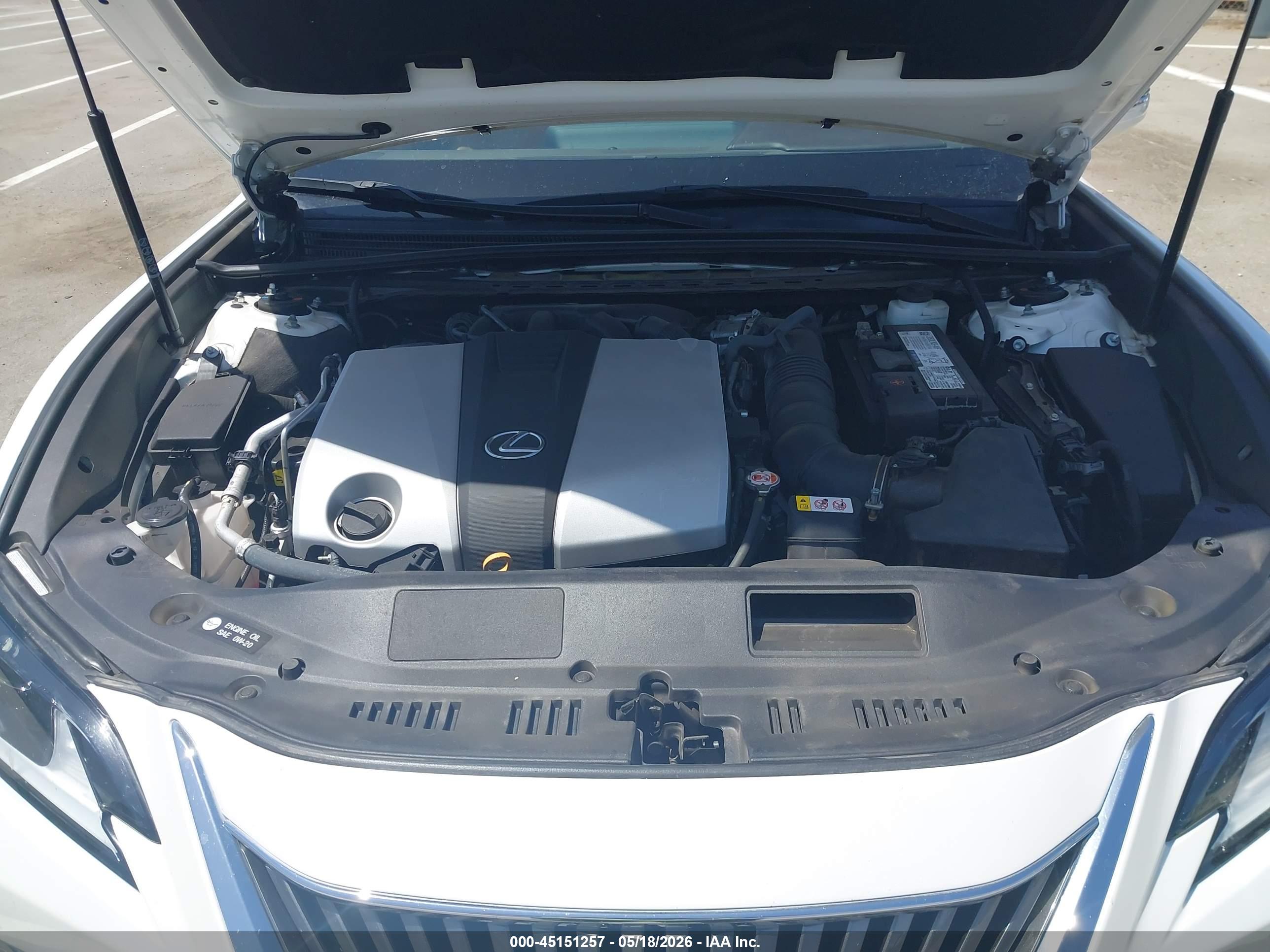 LEXUS ES image 10