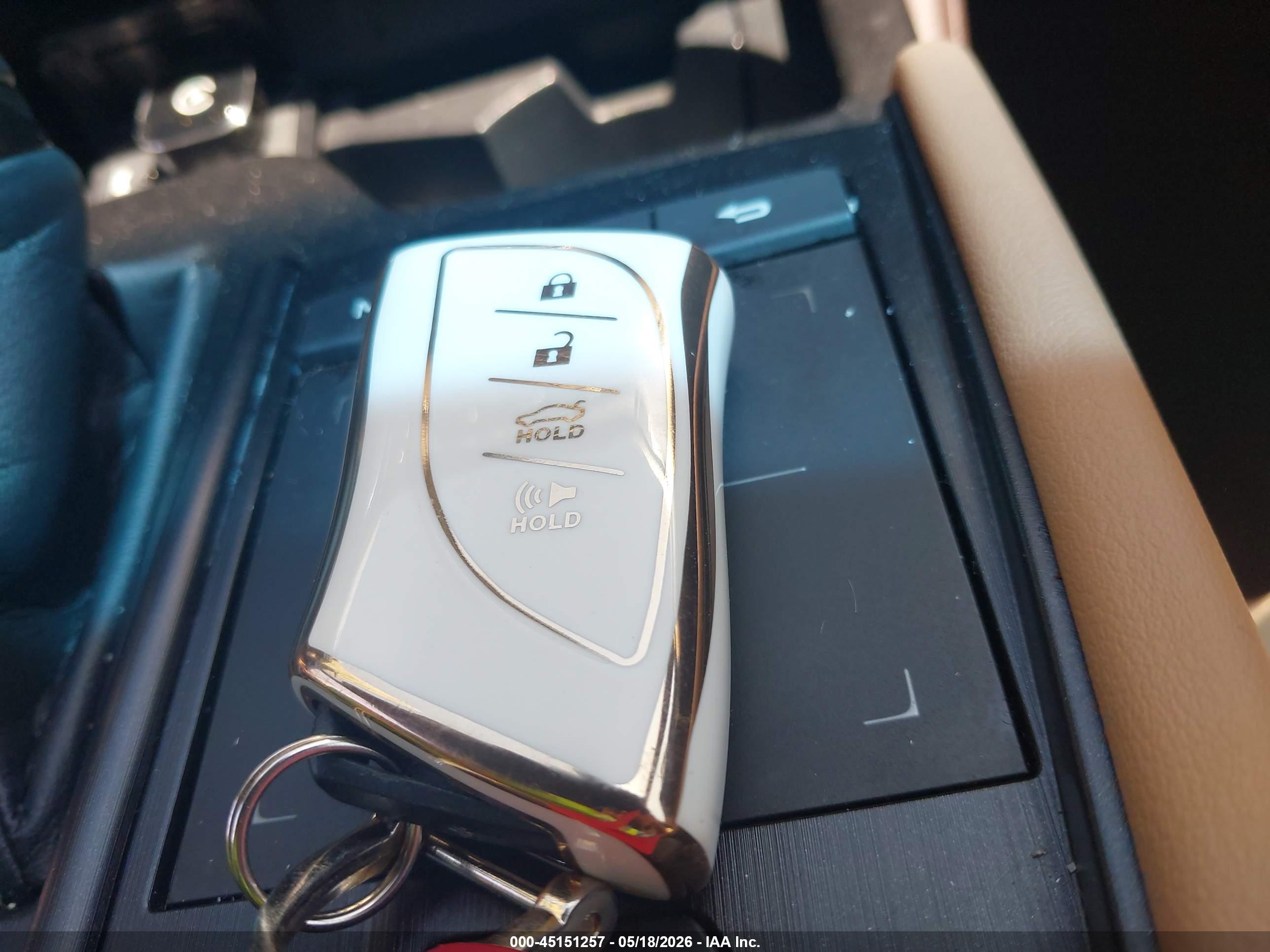 LEXUS ES image 11