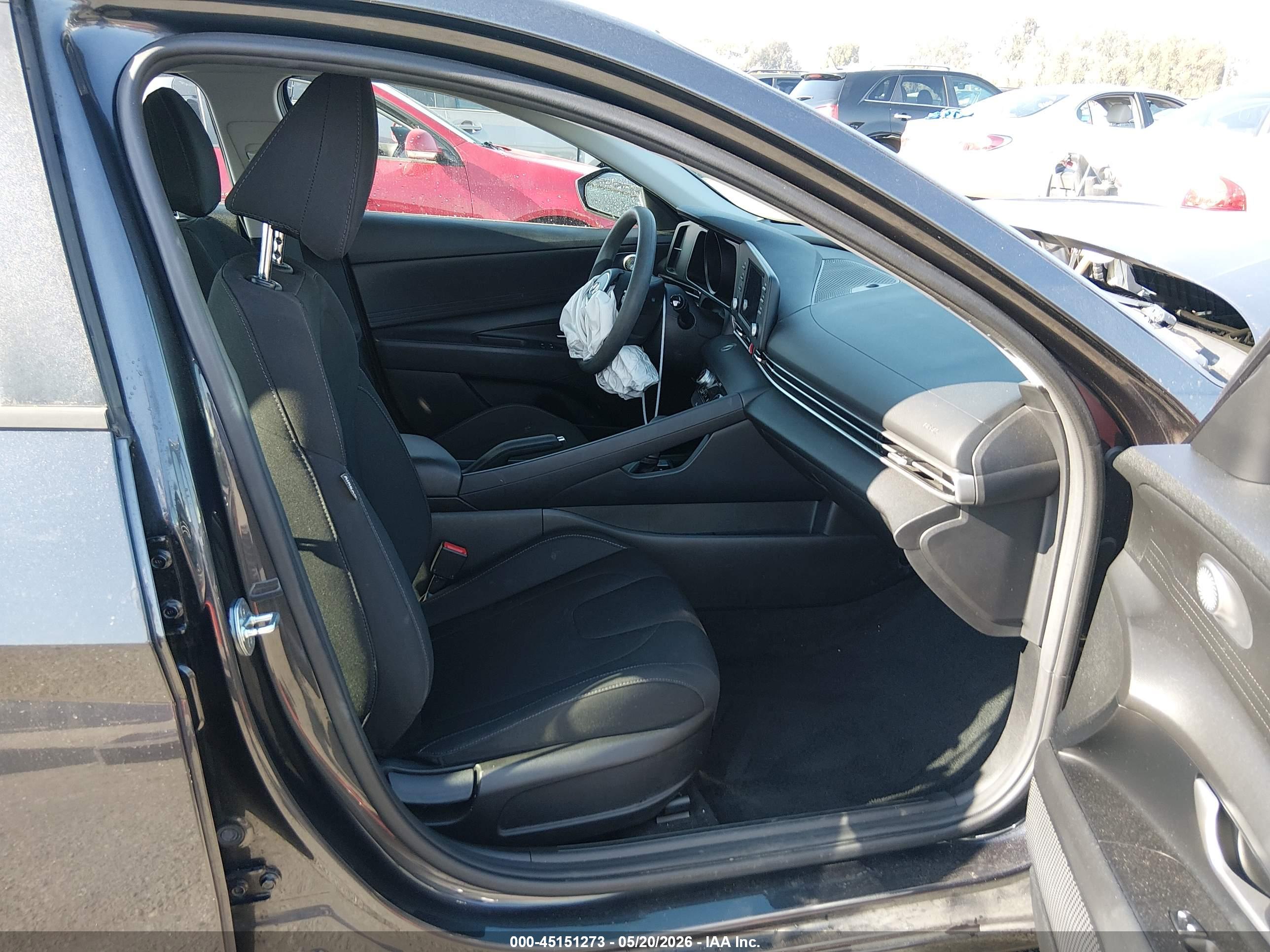 HYUNDAI ELANTRA image 5
