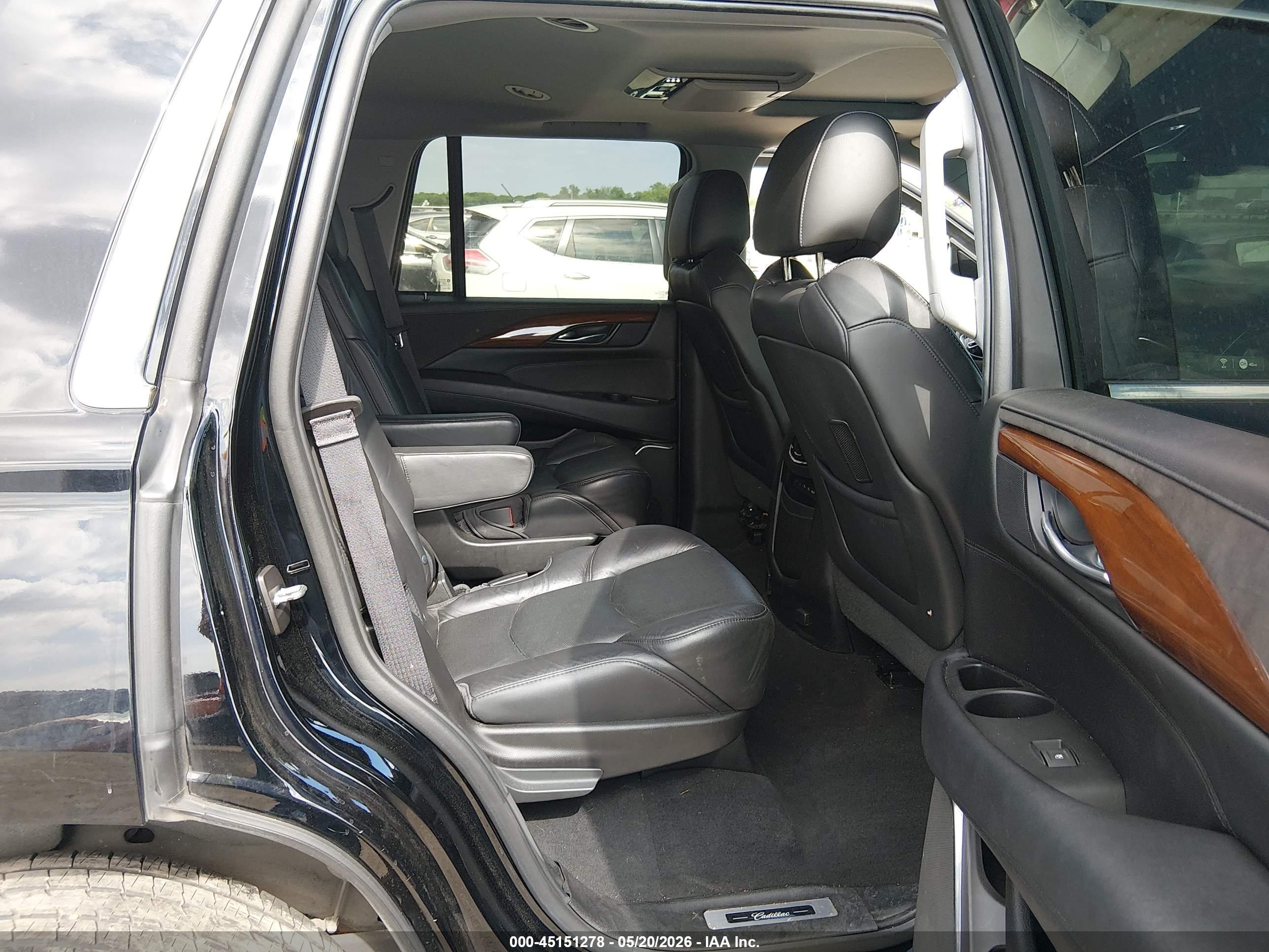 CADILLAC ESCALADE image 8