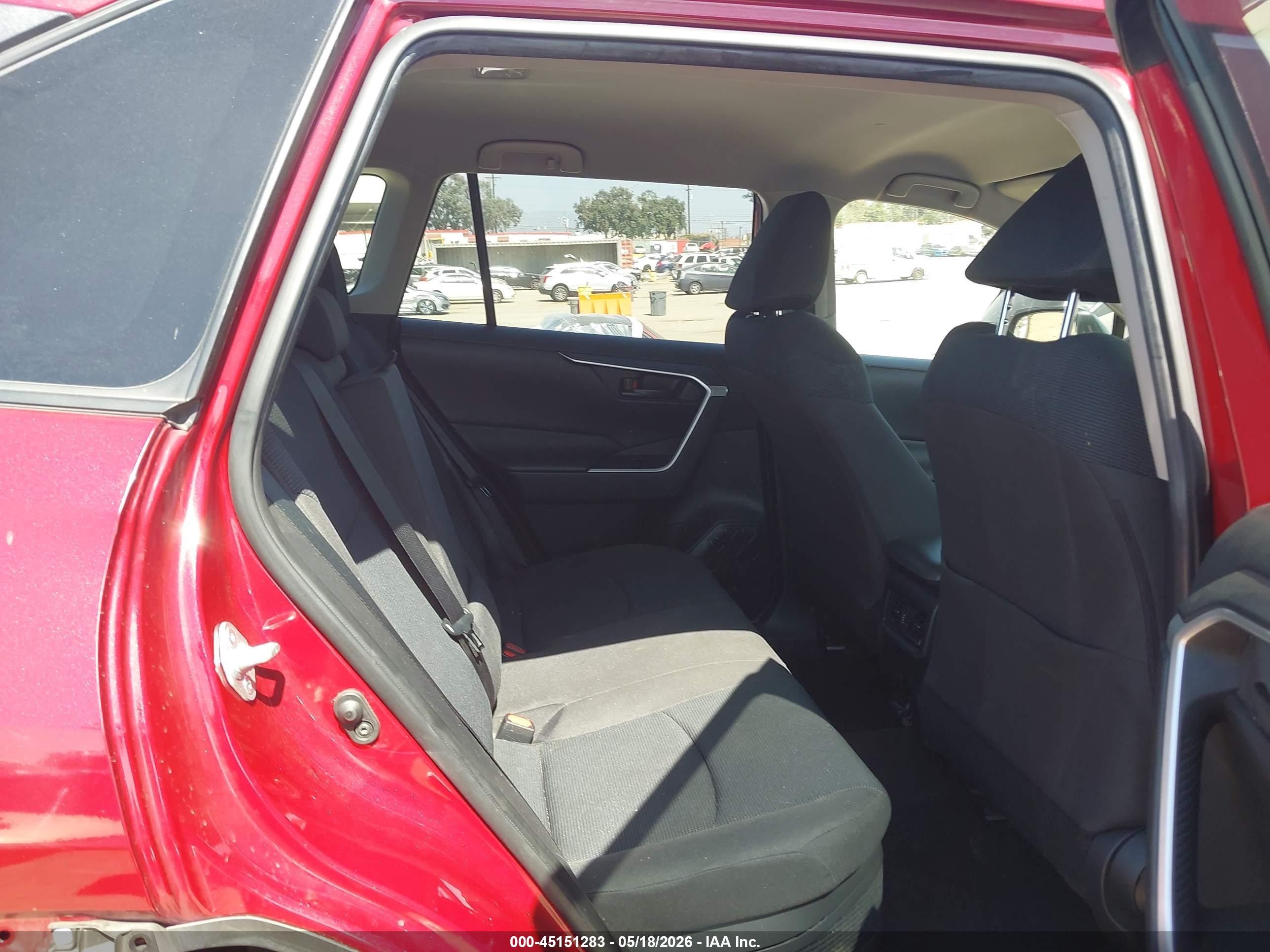 TOYOTA RAV4 image 8