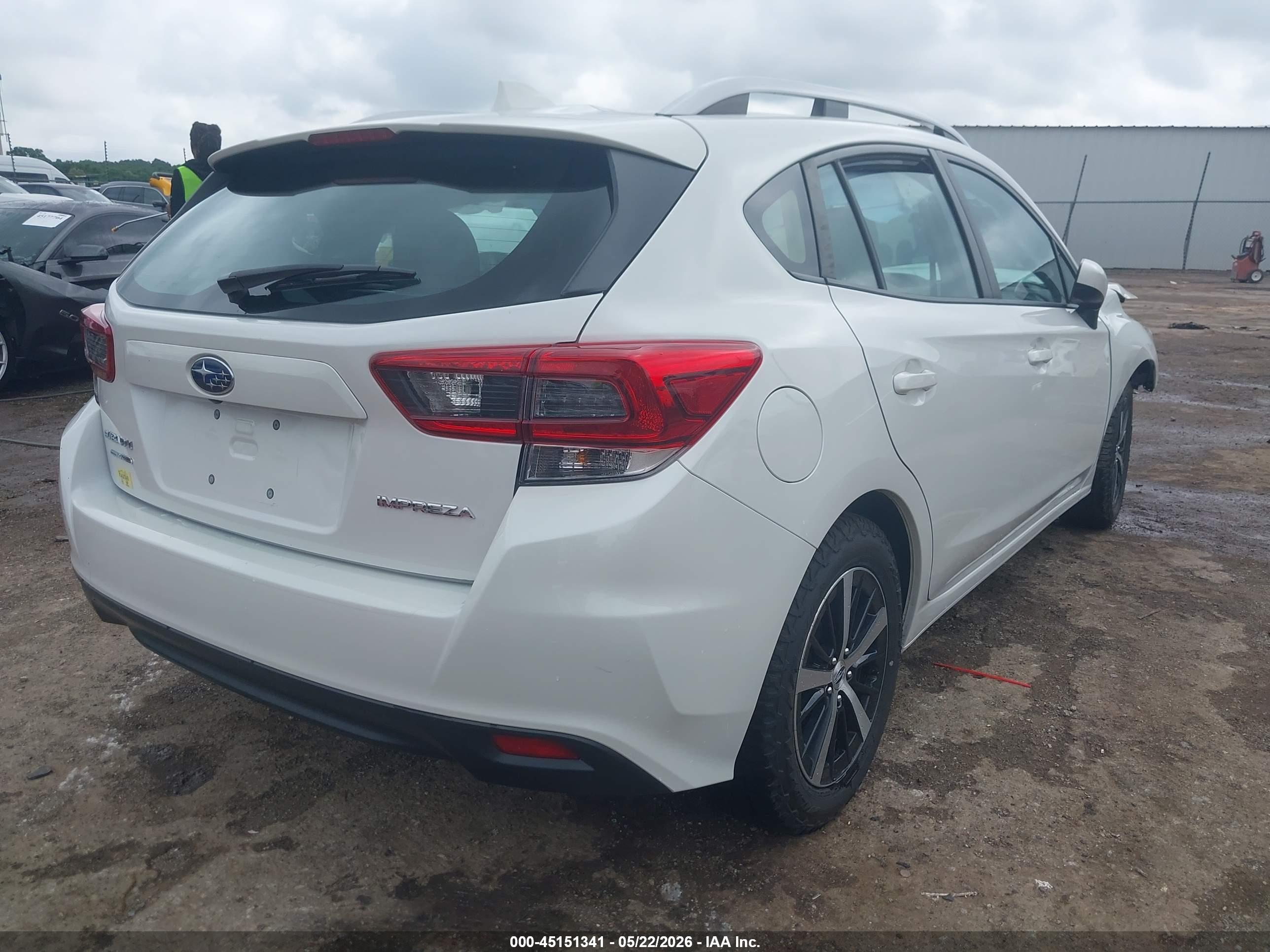 SUBARU IMPREZA image 4