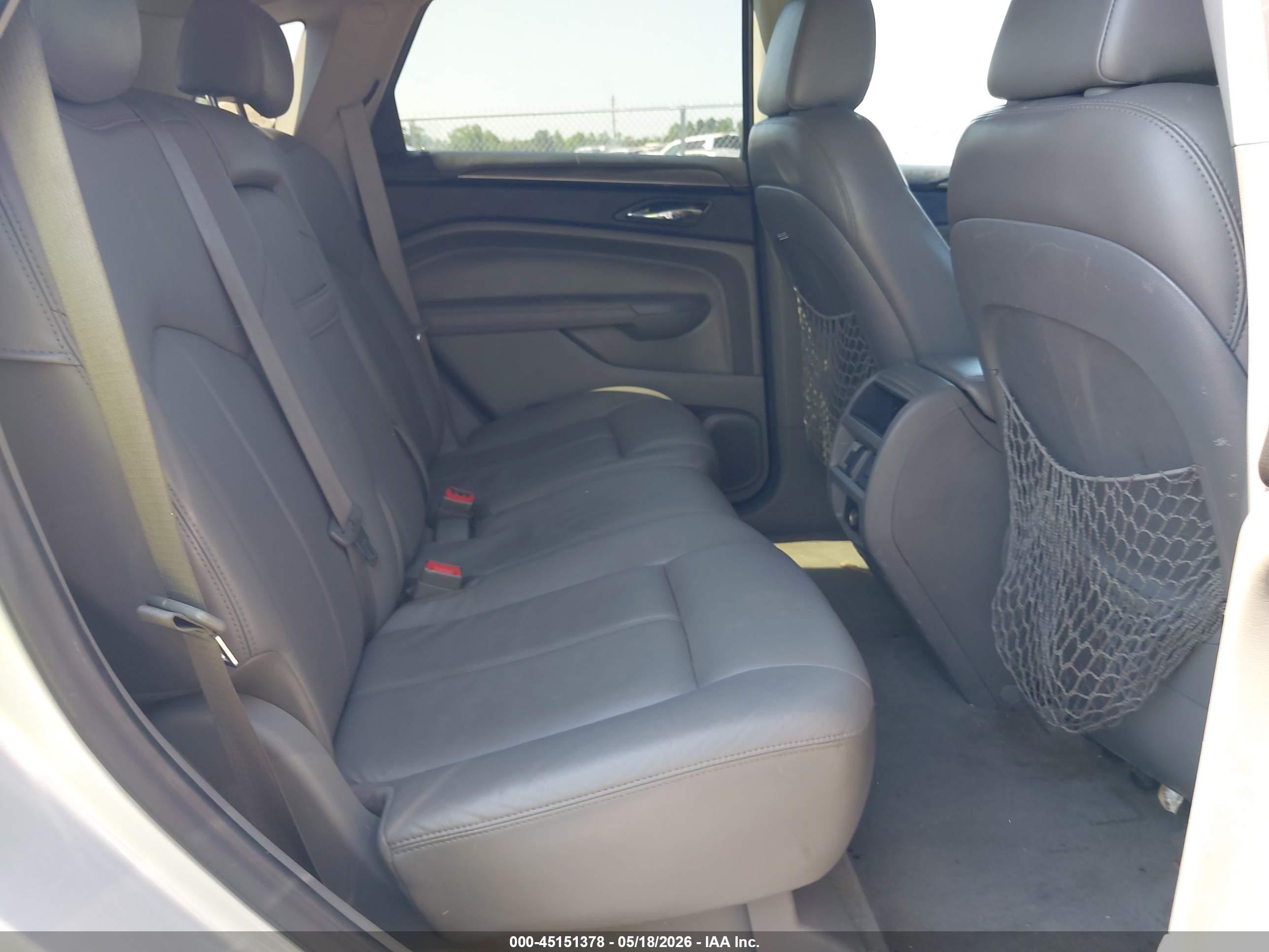 CADILLAC SRX image 8