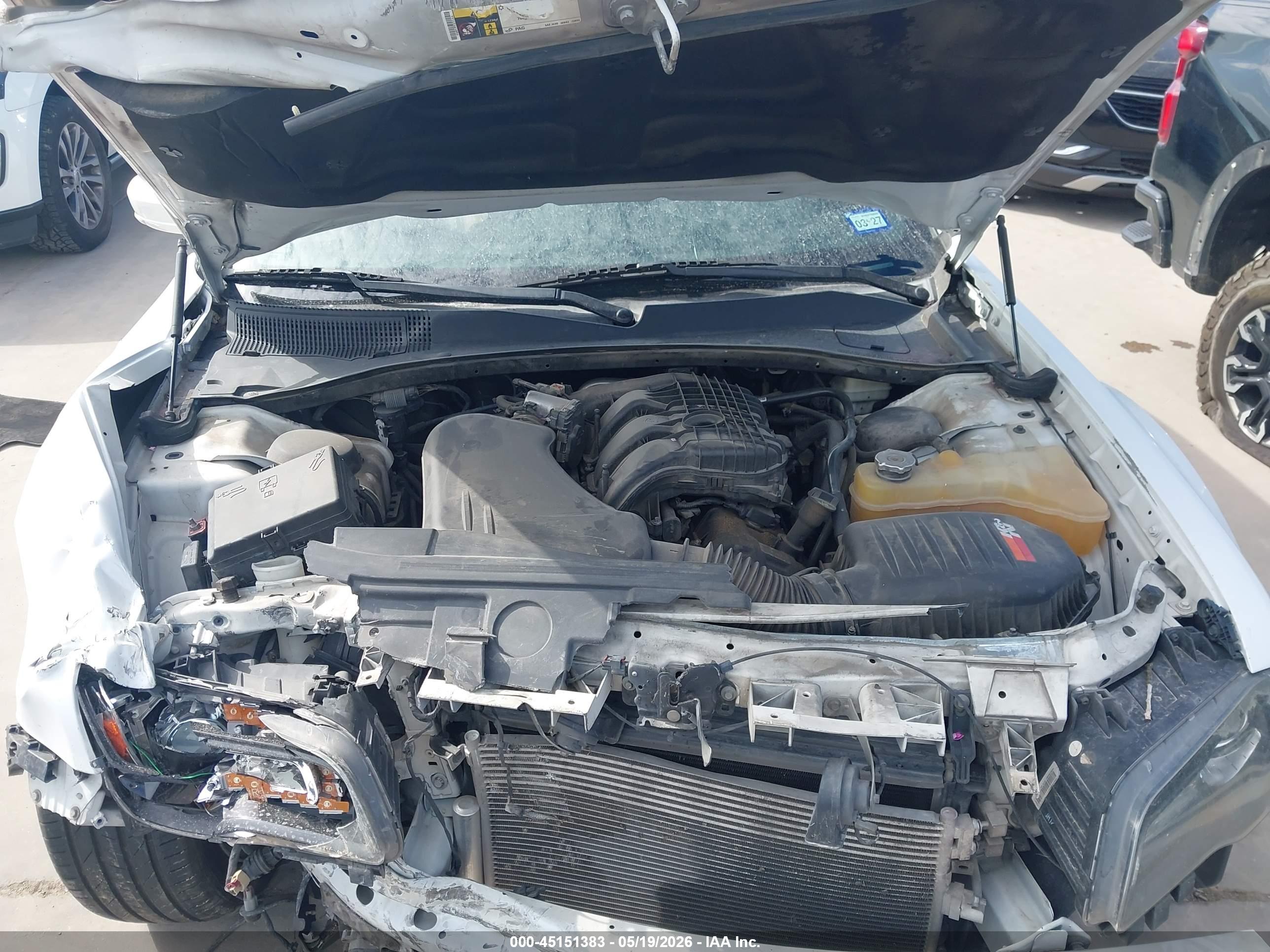 CHRYSLER 300 image 10