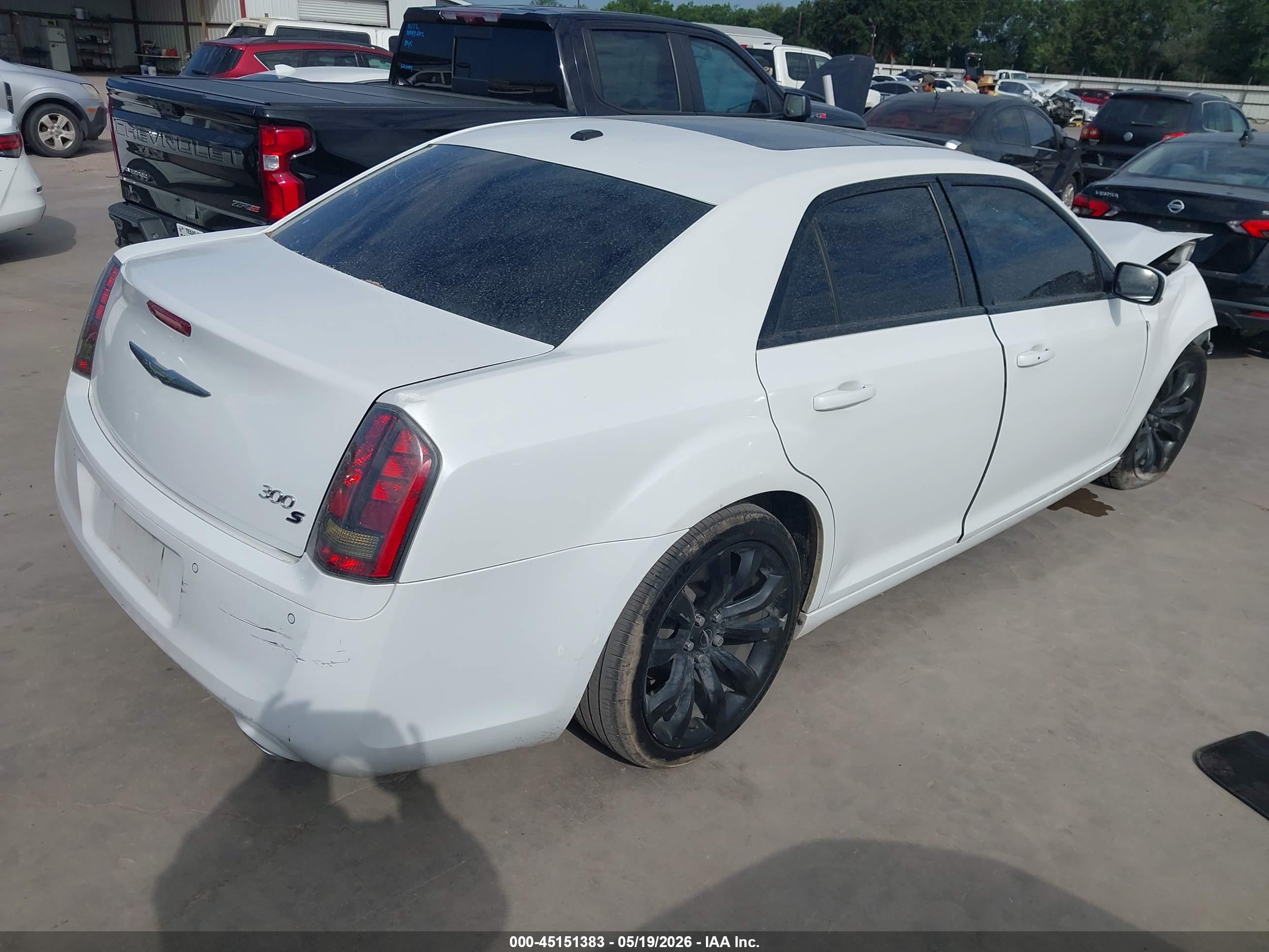 CHRYSLER 300 image 4