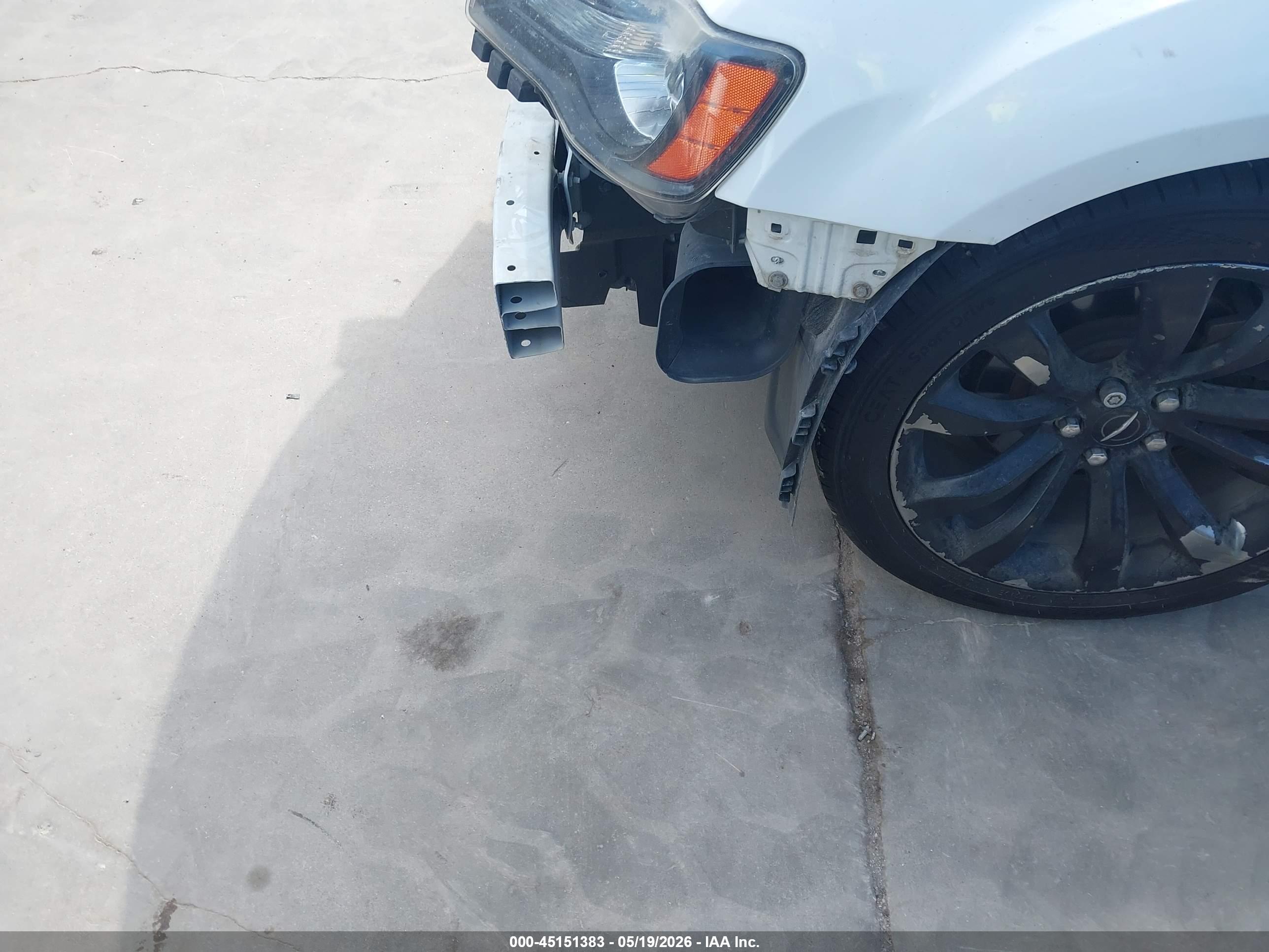 CHRYSLER 300 image 6