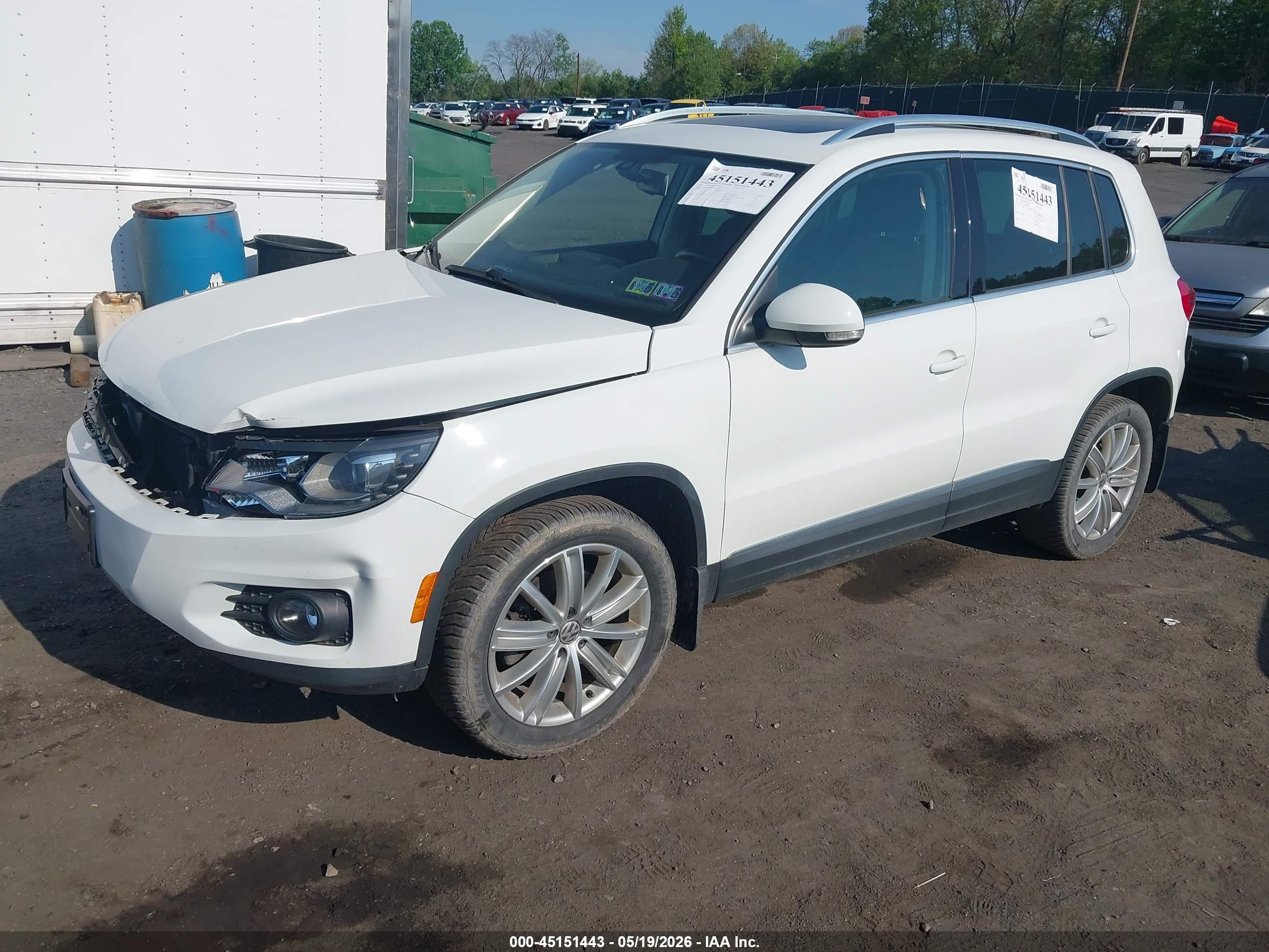 VOLKSWAGEN TIGUAN image 2