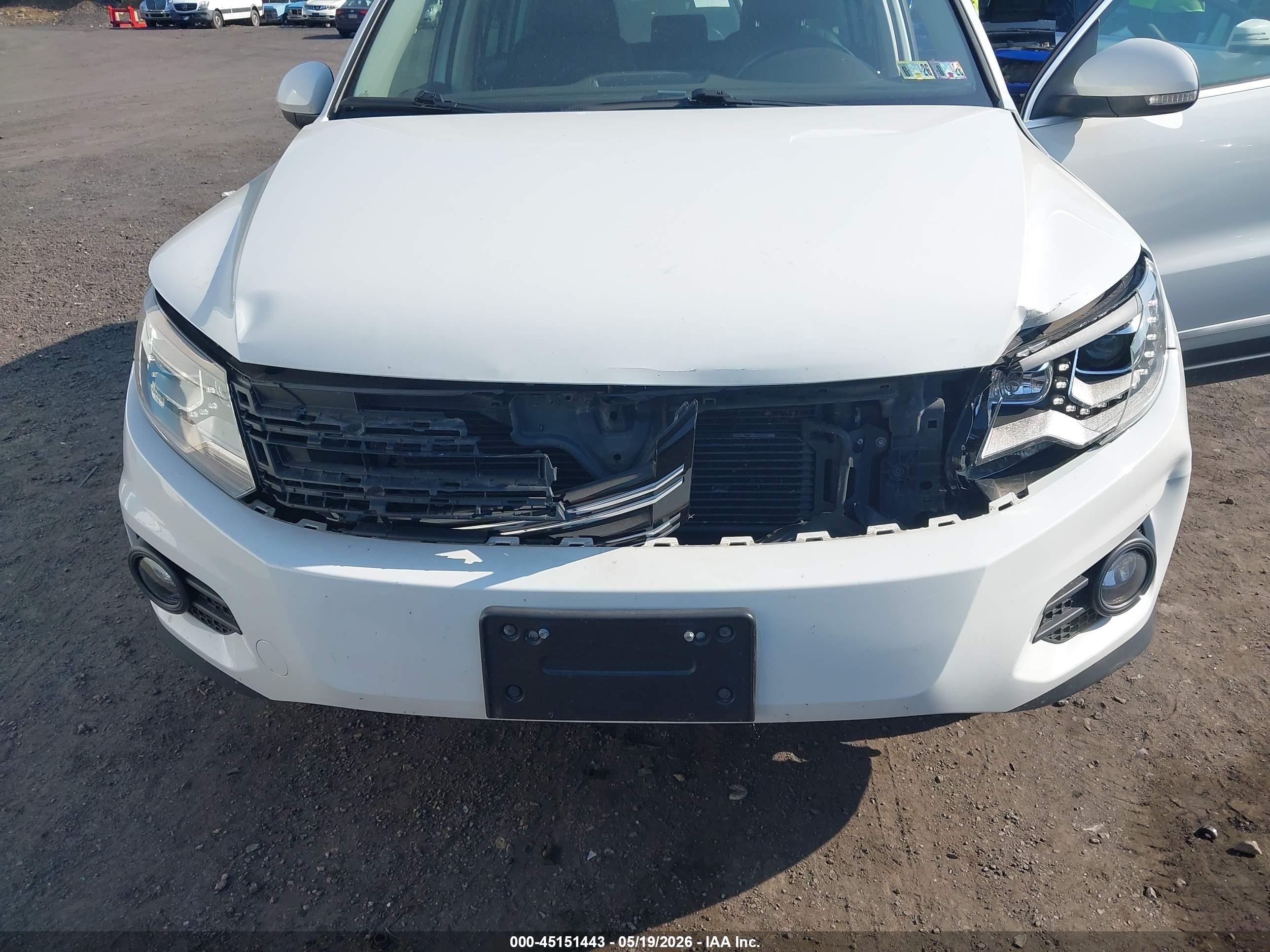 VOLKSWAGEN TIGUAN image 6
