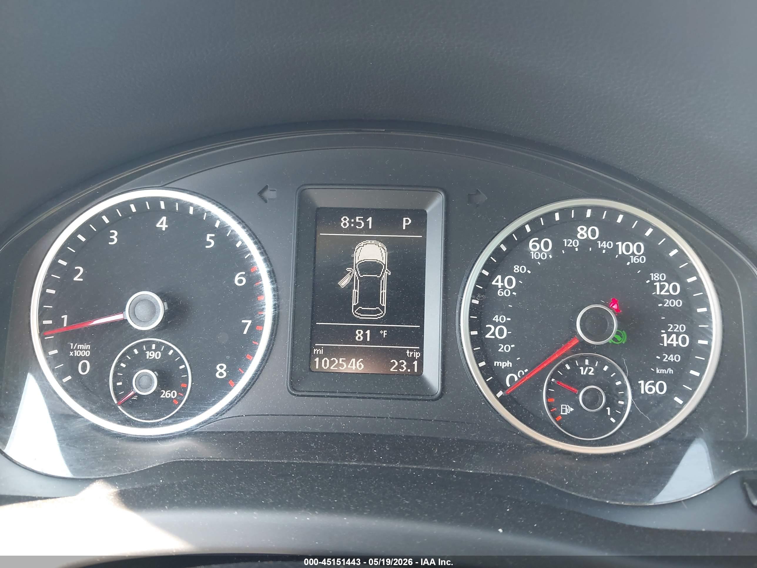 VOLKSWAGEN TIGUAN image 7