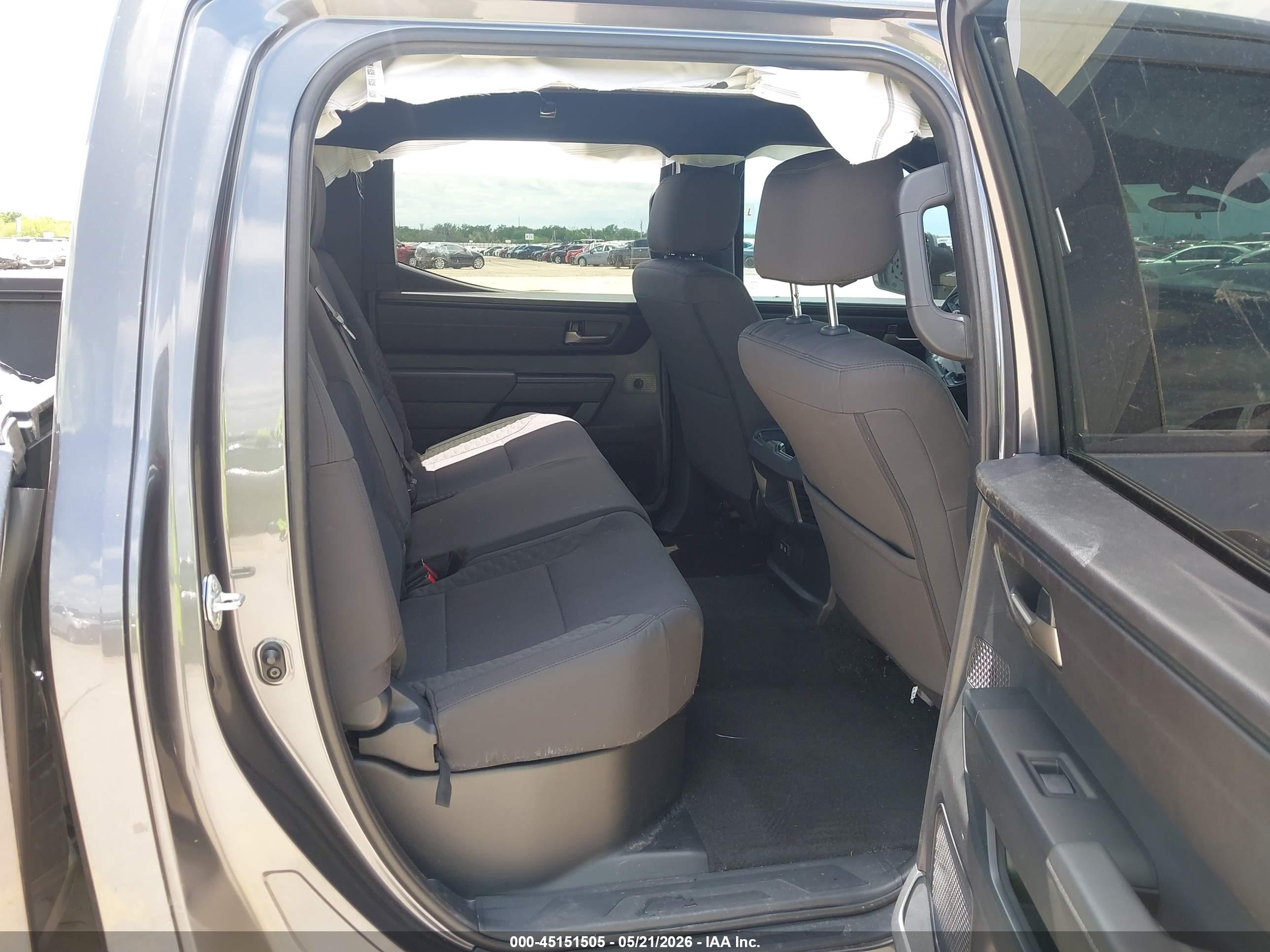 TOYOTA TUNDRA image 8