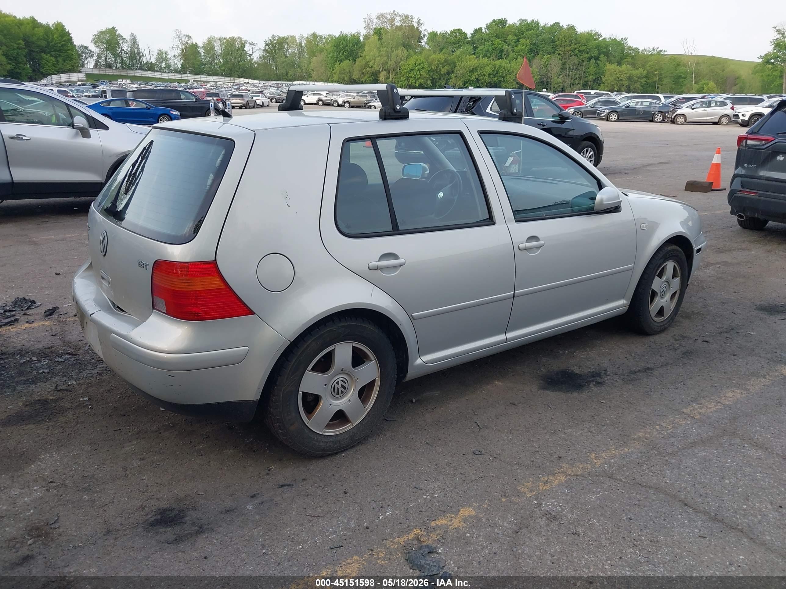 VOLKSWAGEN GOLF image 4