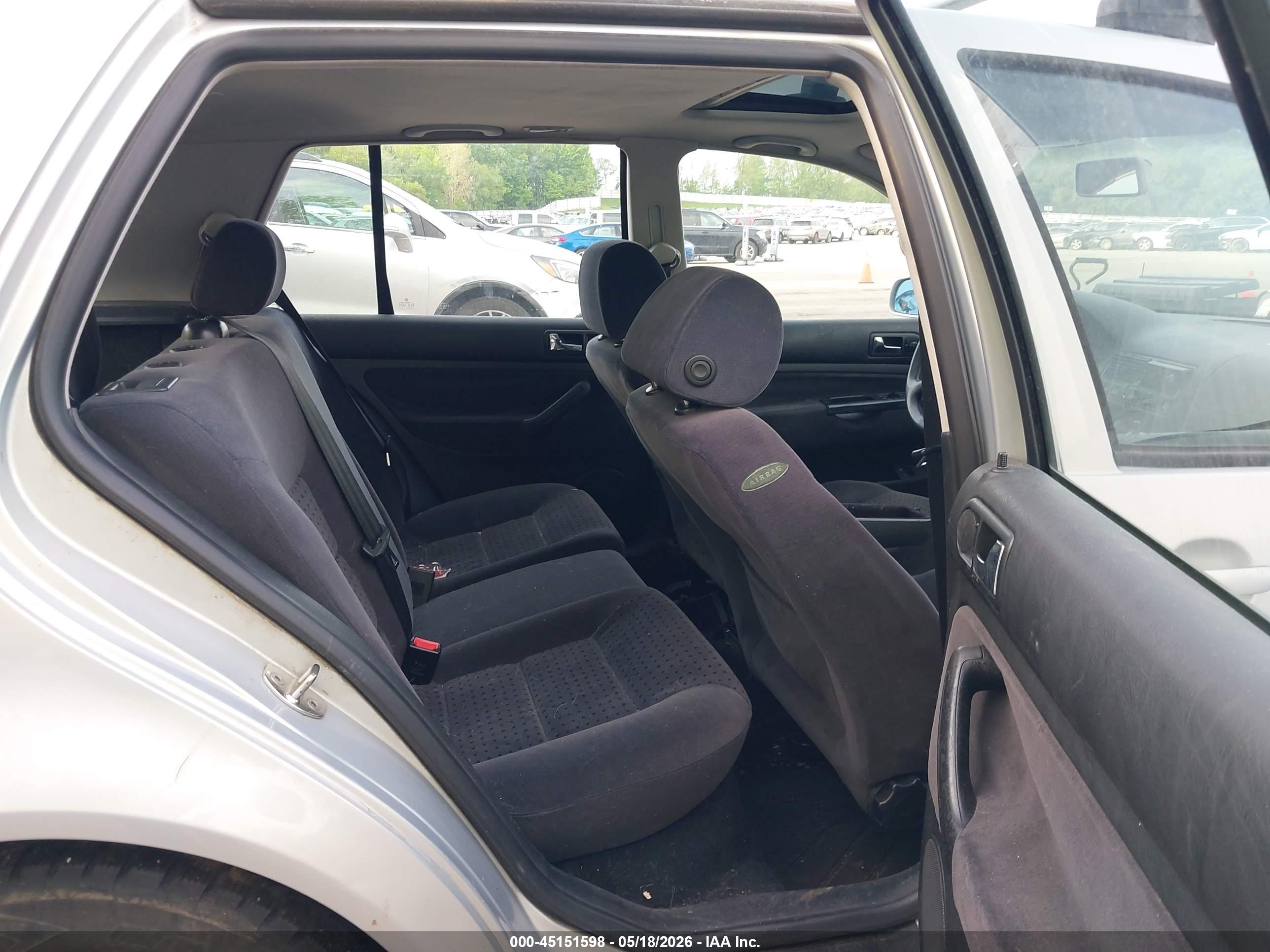VOLKSWAGEN GOLF image 8