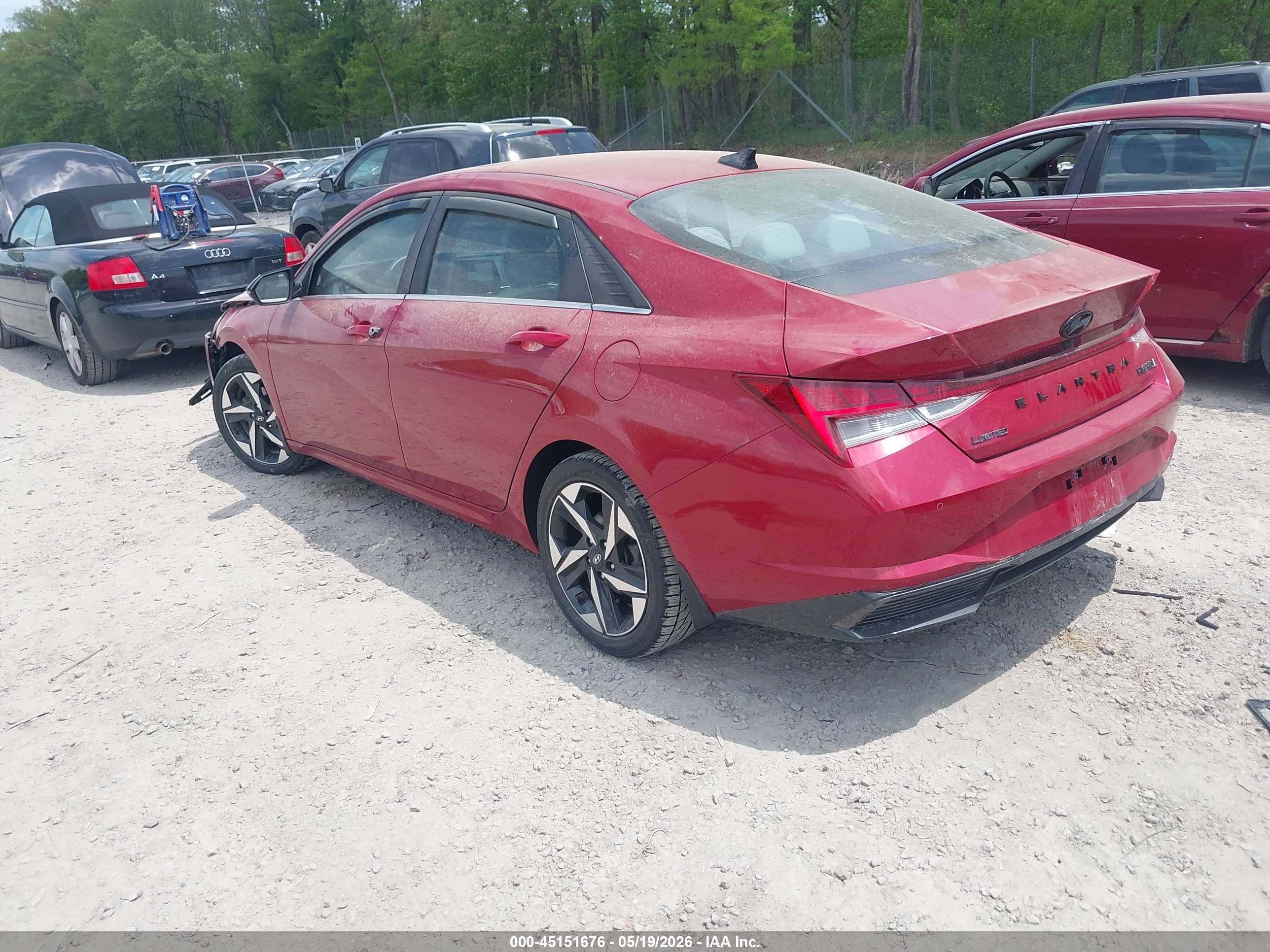 HYUNDAI ELANTRA image 3