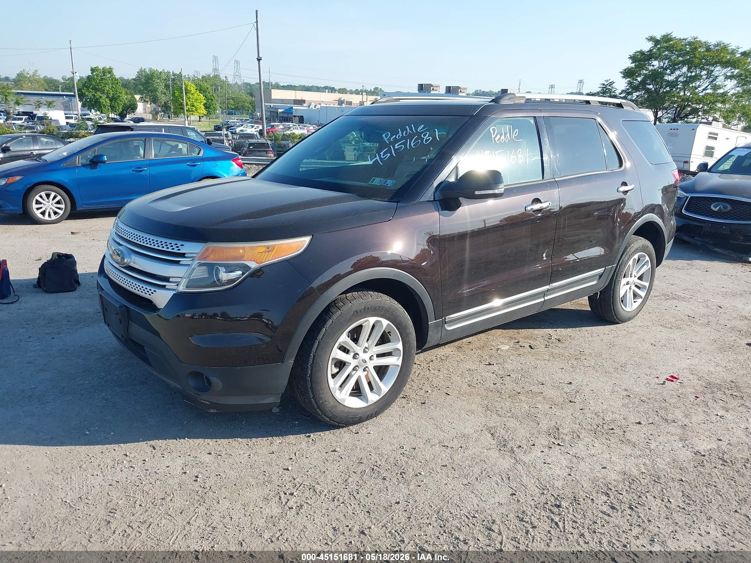 FORD EXPLORER image 2
