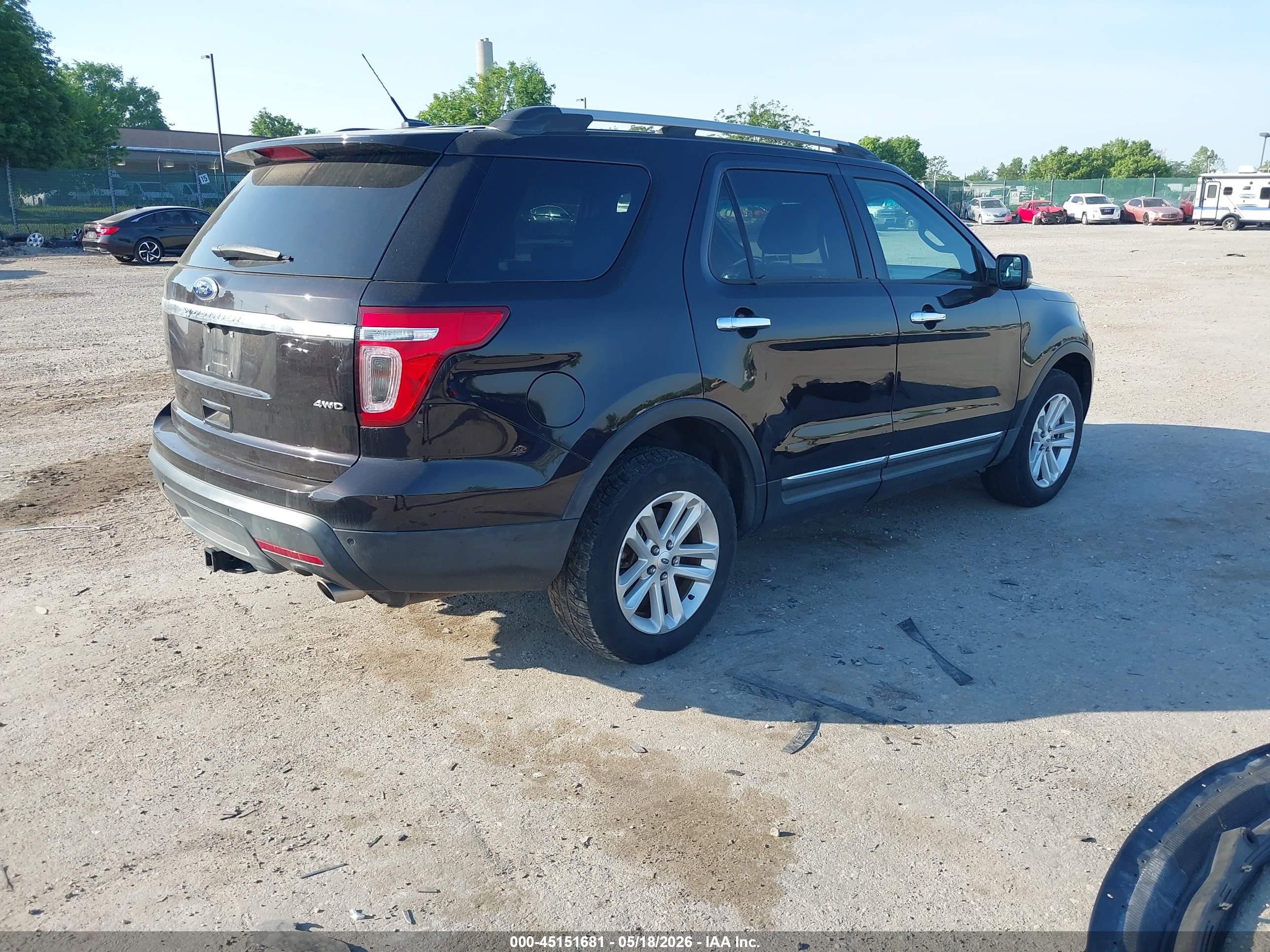 FORD EXPLORER image 4