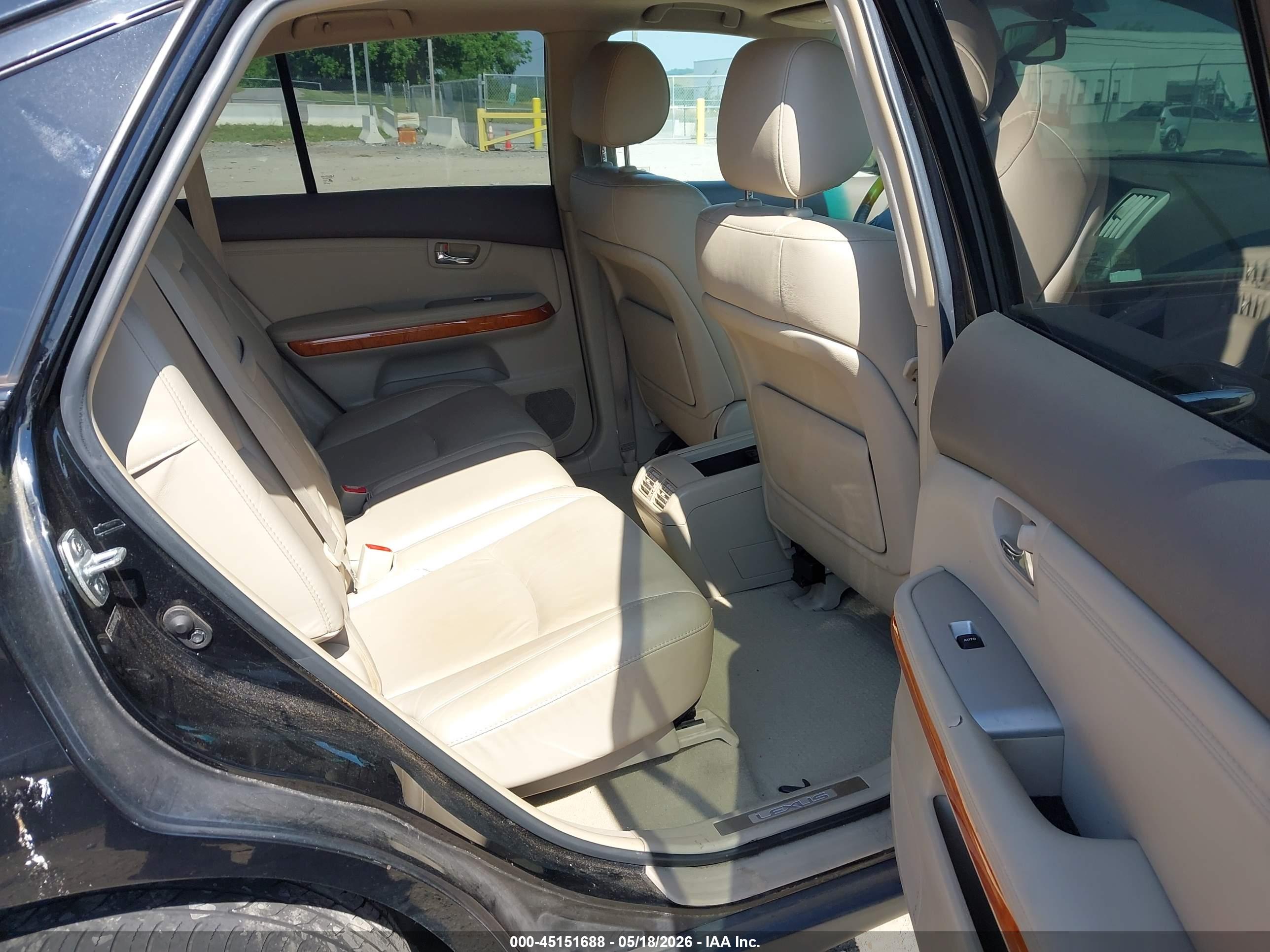 LEXUS RX image 8