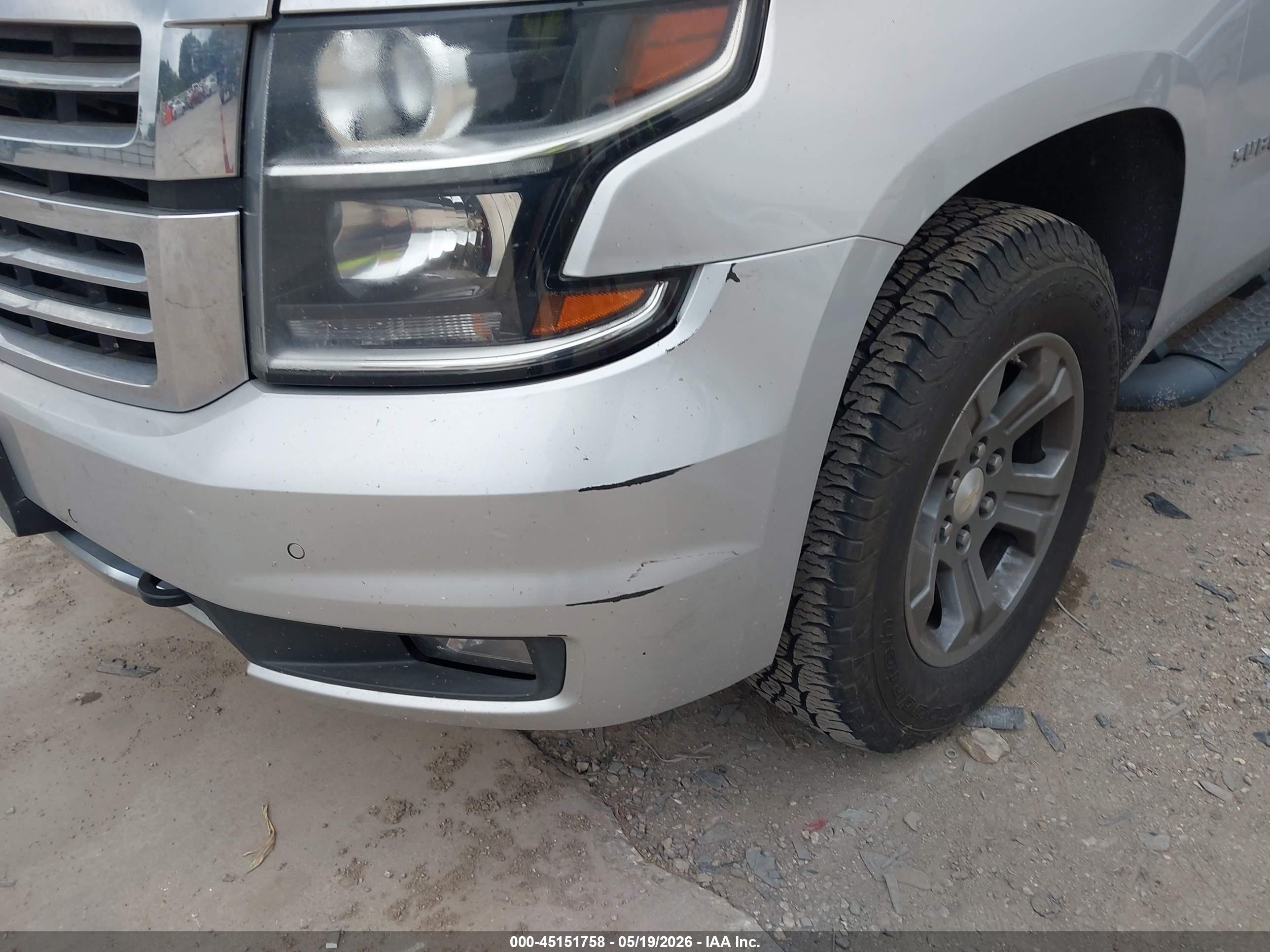 CHEVROLET SUBURBAN image 6