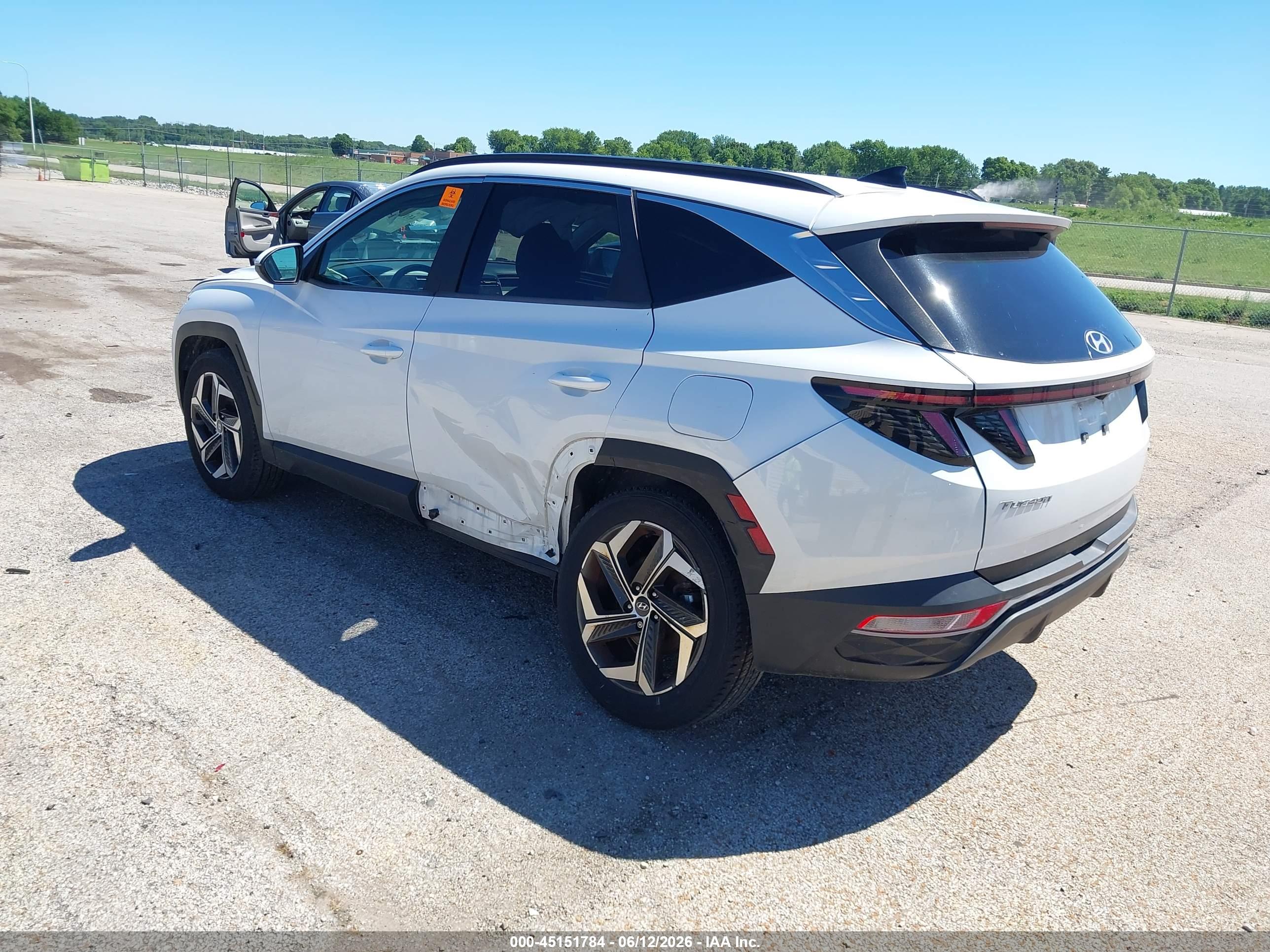 HYUNDAI TUCSON image 3