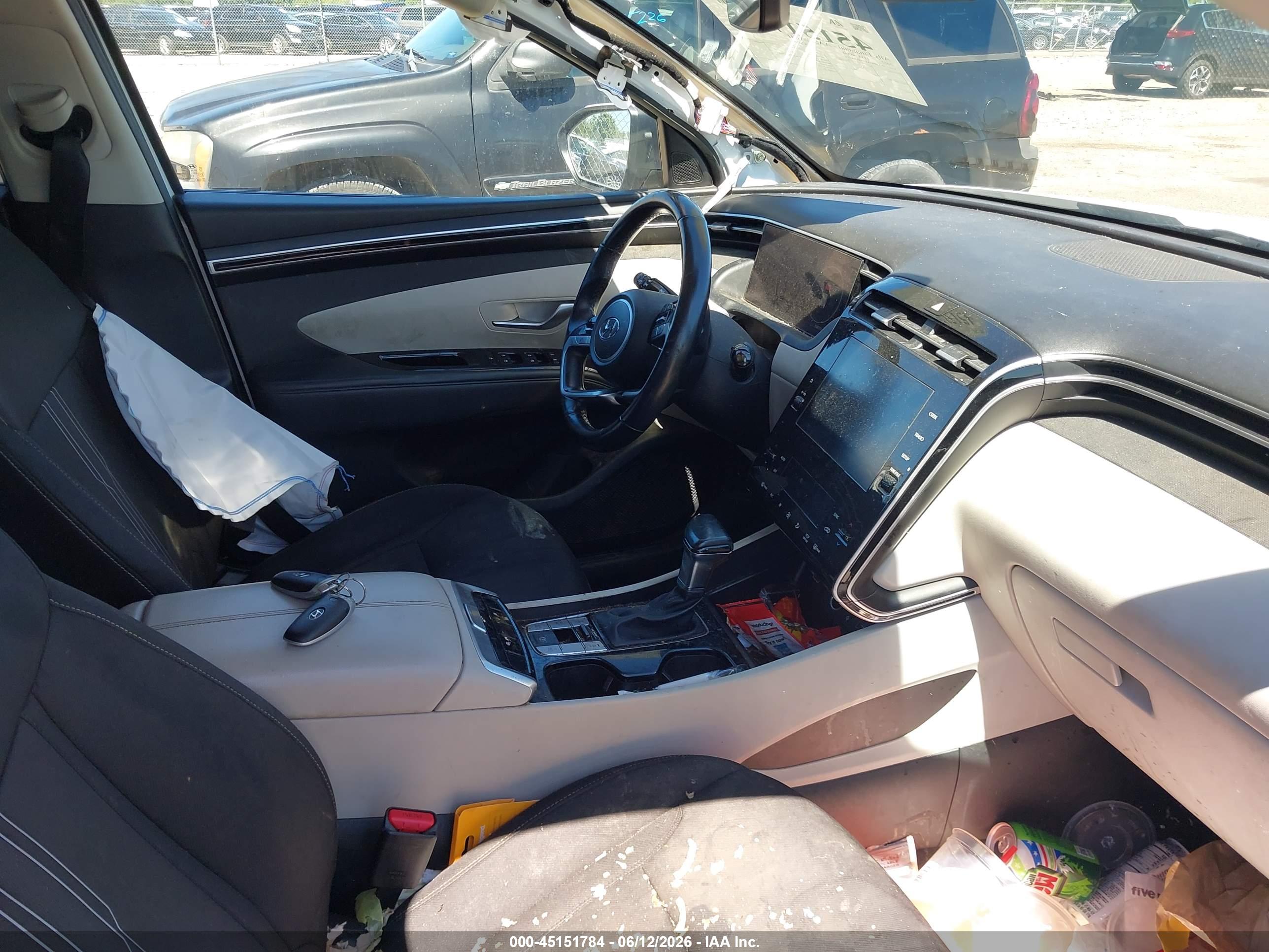 HYUNDAI TUCSON image 5