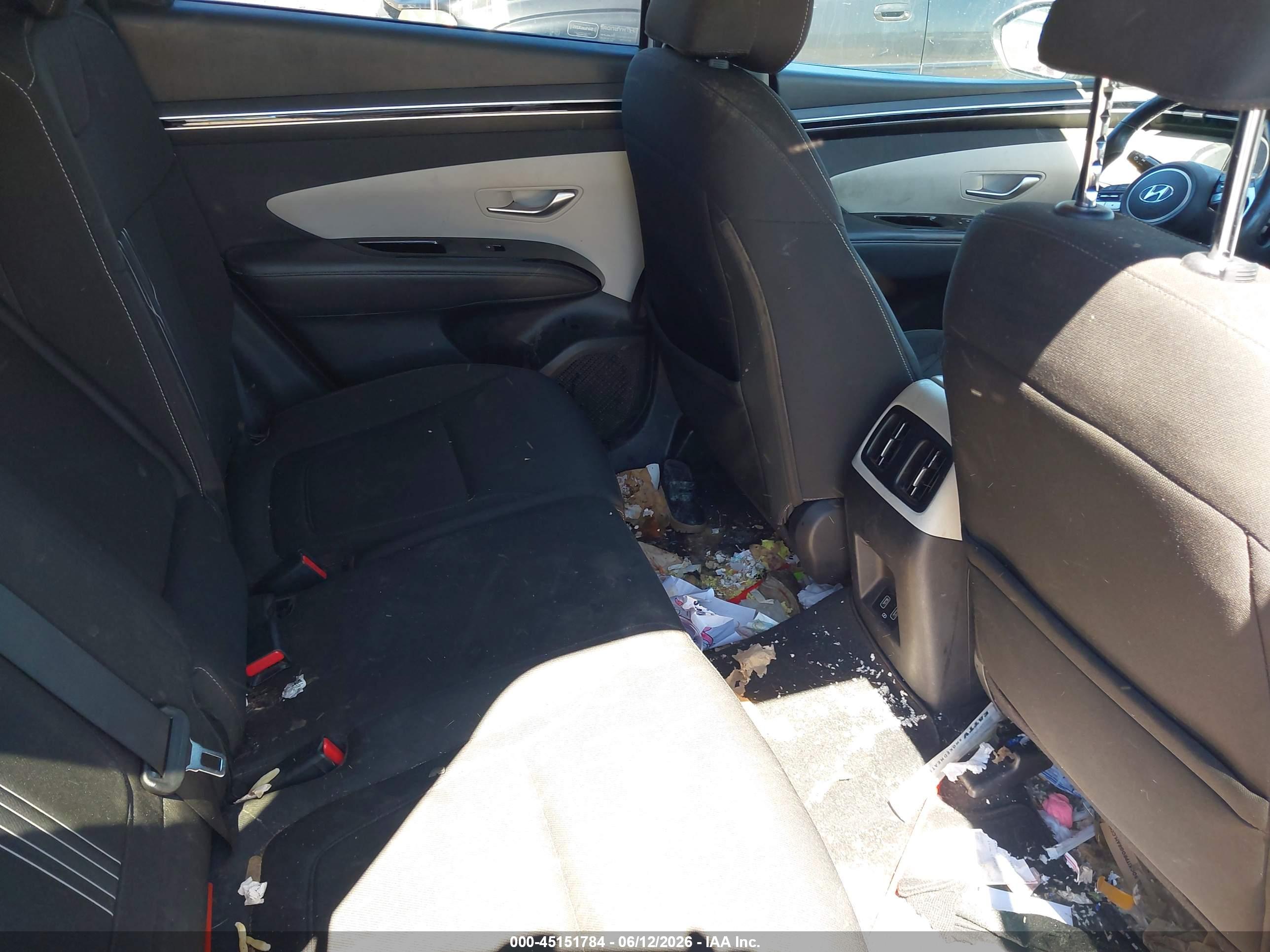 HYUNDAI TUCSON image 8