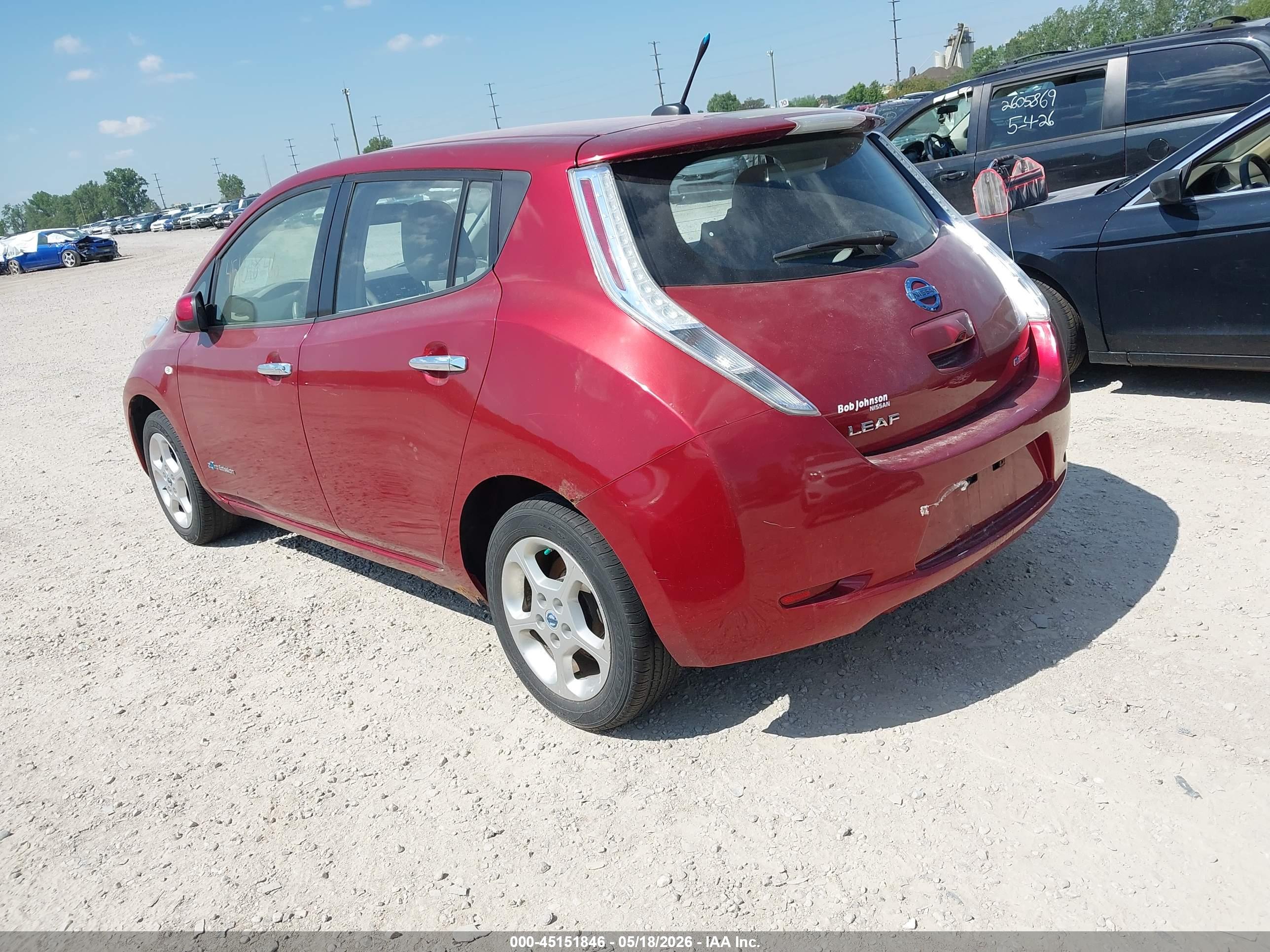 NISSAN LEAF image 3
