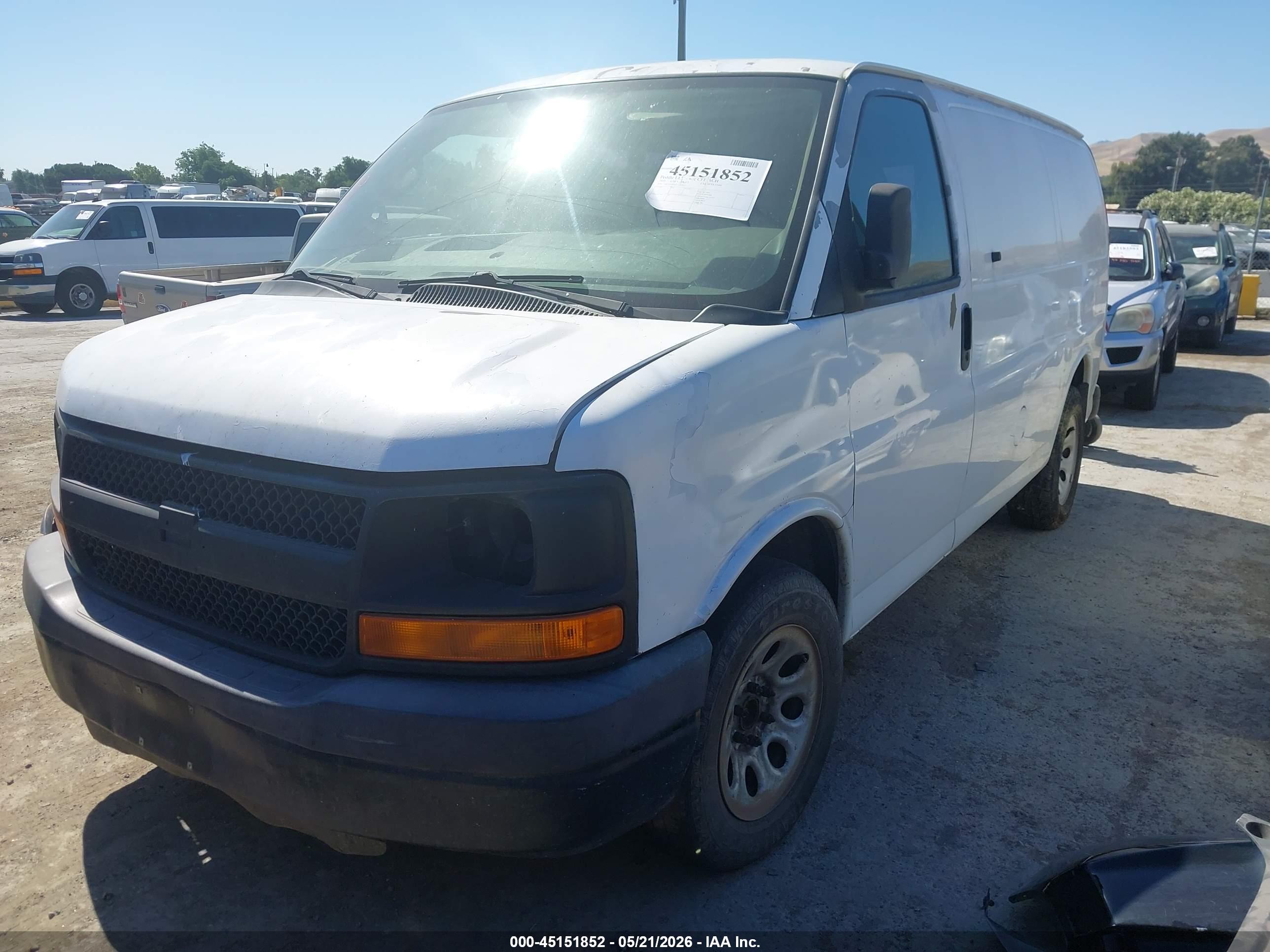CHEVROLET EXPRESS image 2