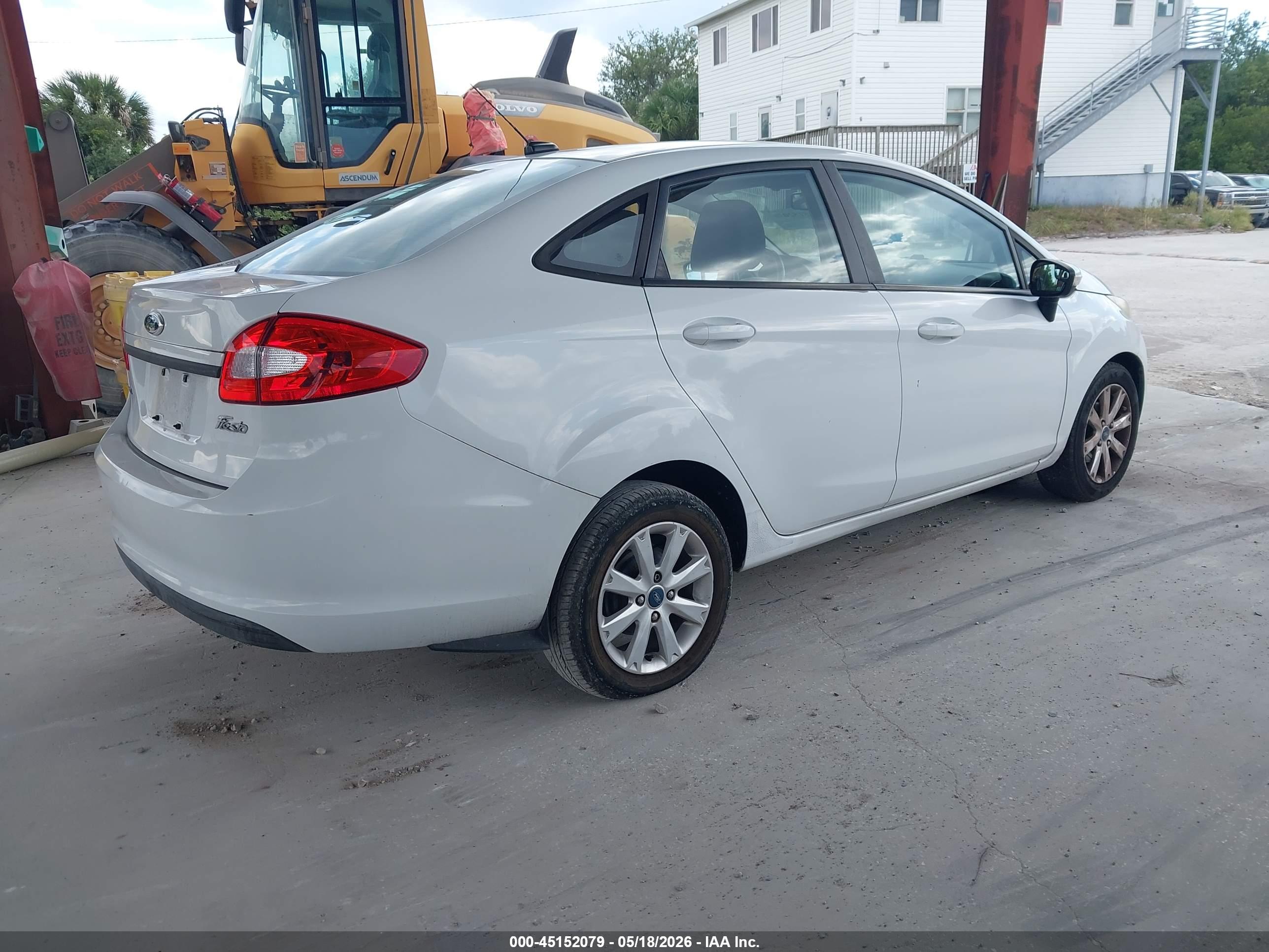 FORD FIESTA image 4
