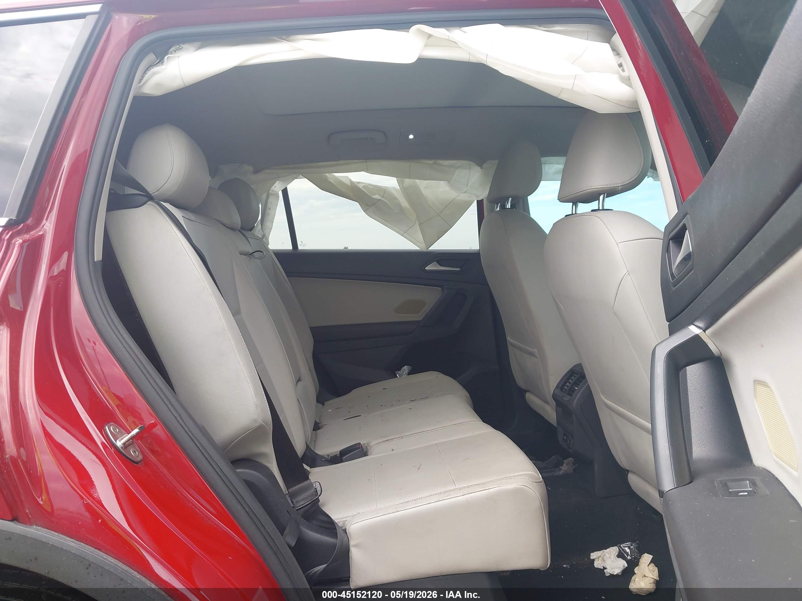 VOLKSWAGEN TIGUAN image 8