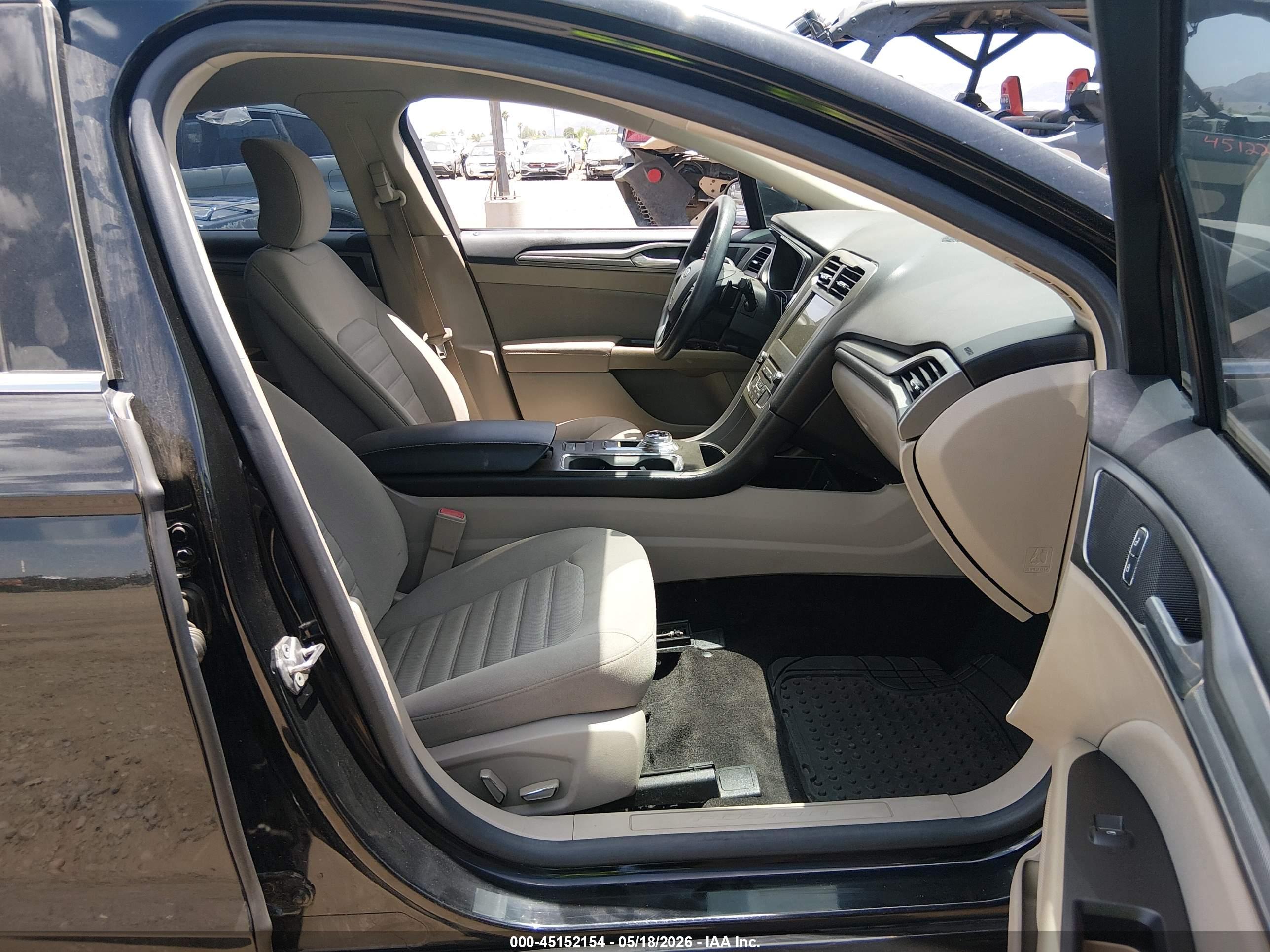 FORD FUSION image 5