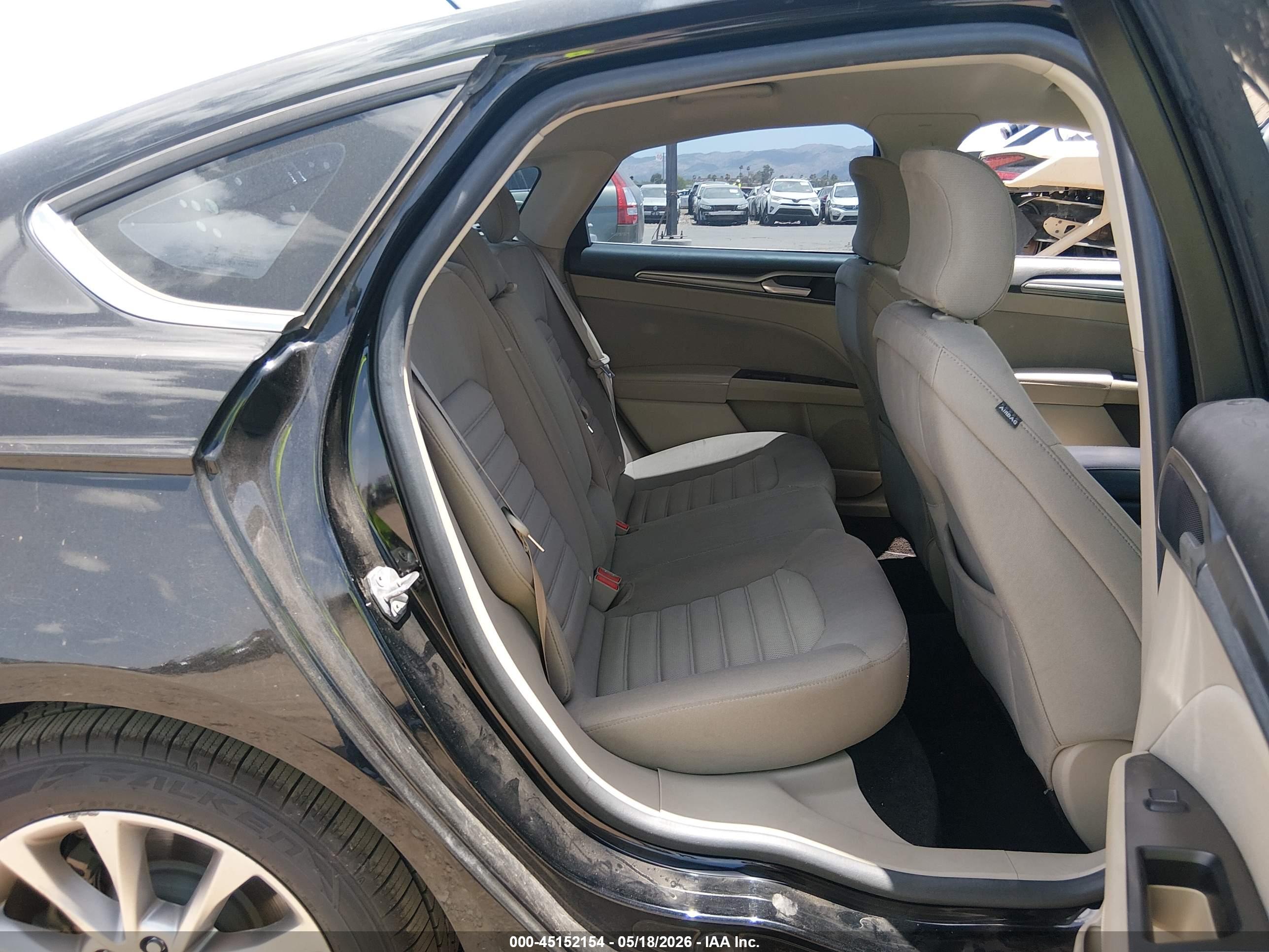 FORD FUSION image 8