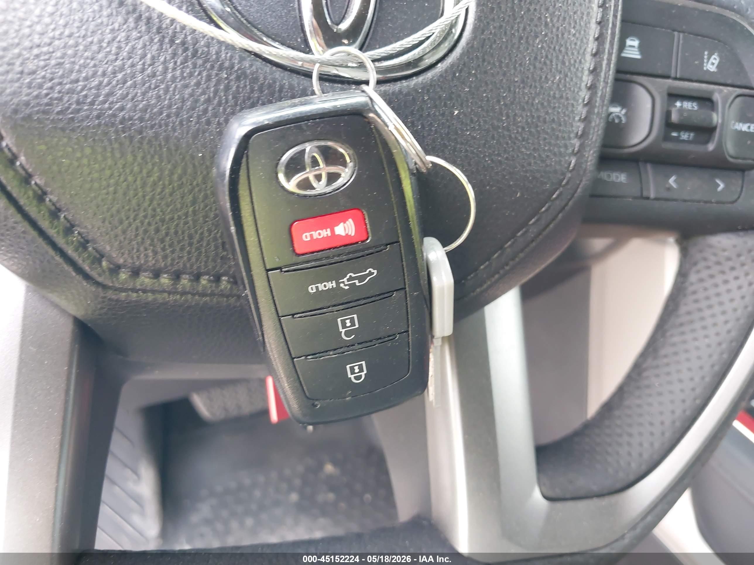 TOYOTA TUNDRA image 11