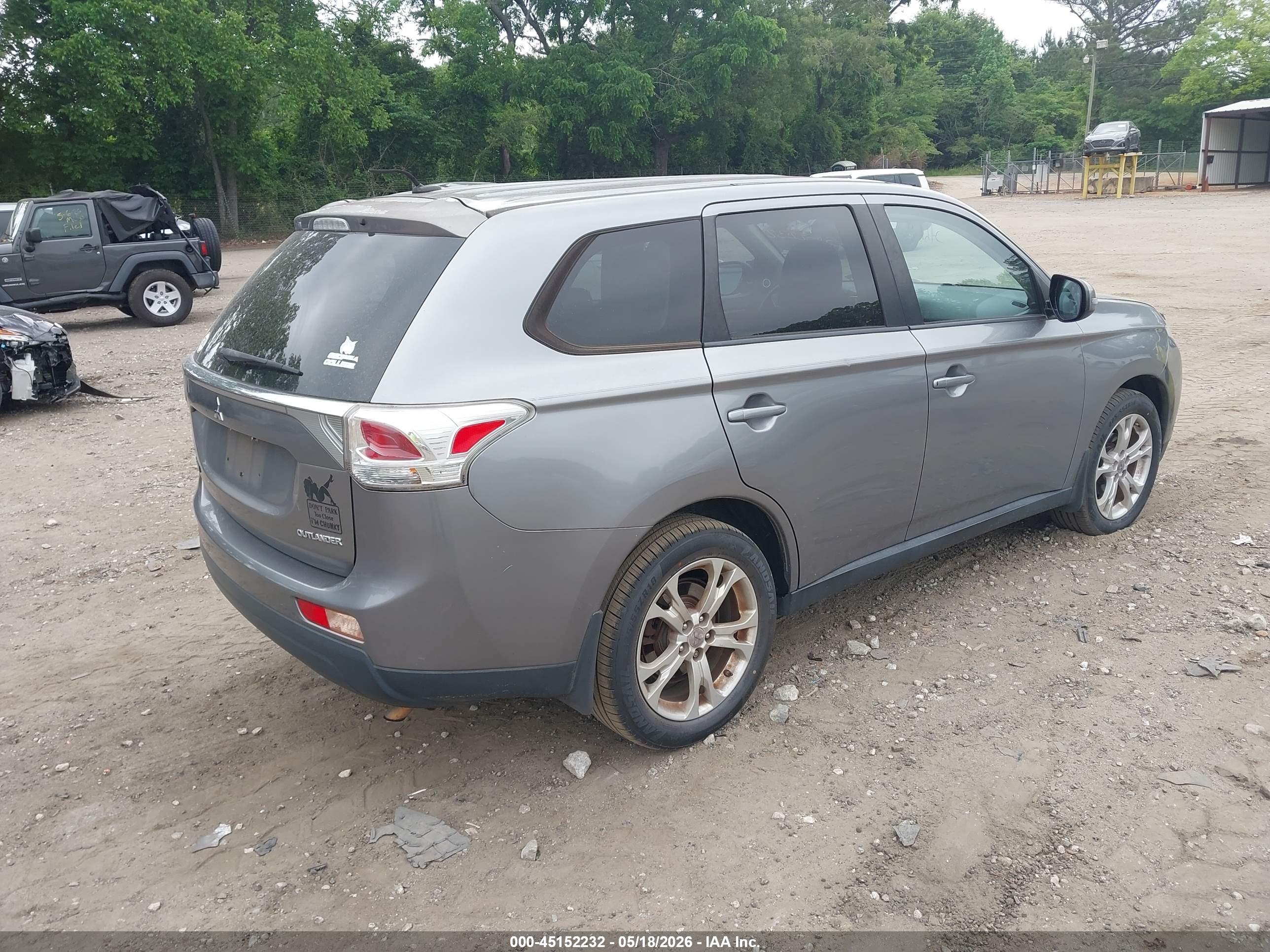 MITSUBISHI OUTLANDER image 4