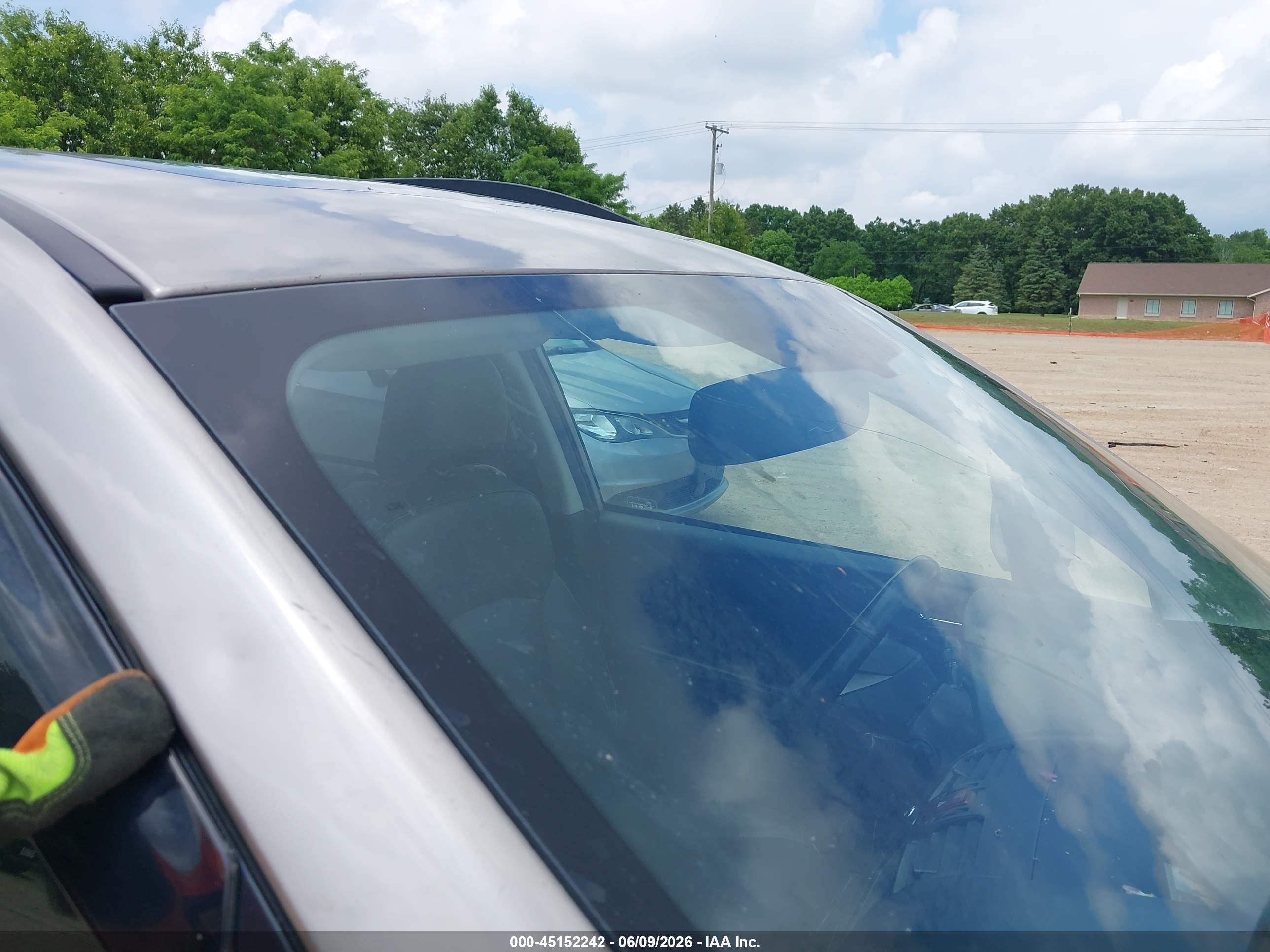 SUBARU FORESTER image 6