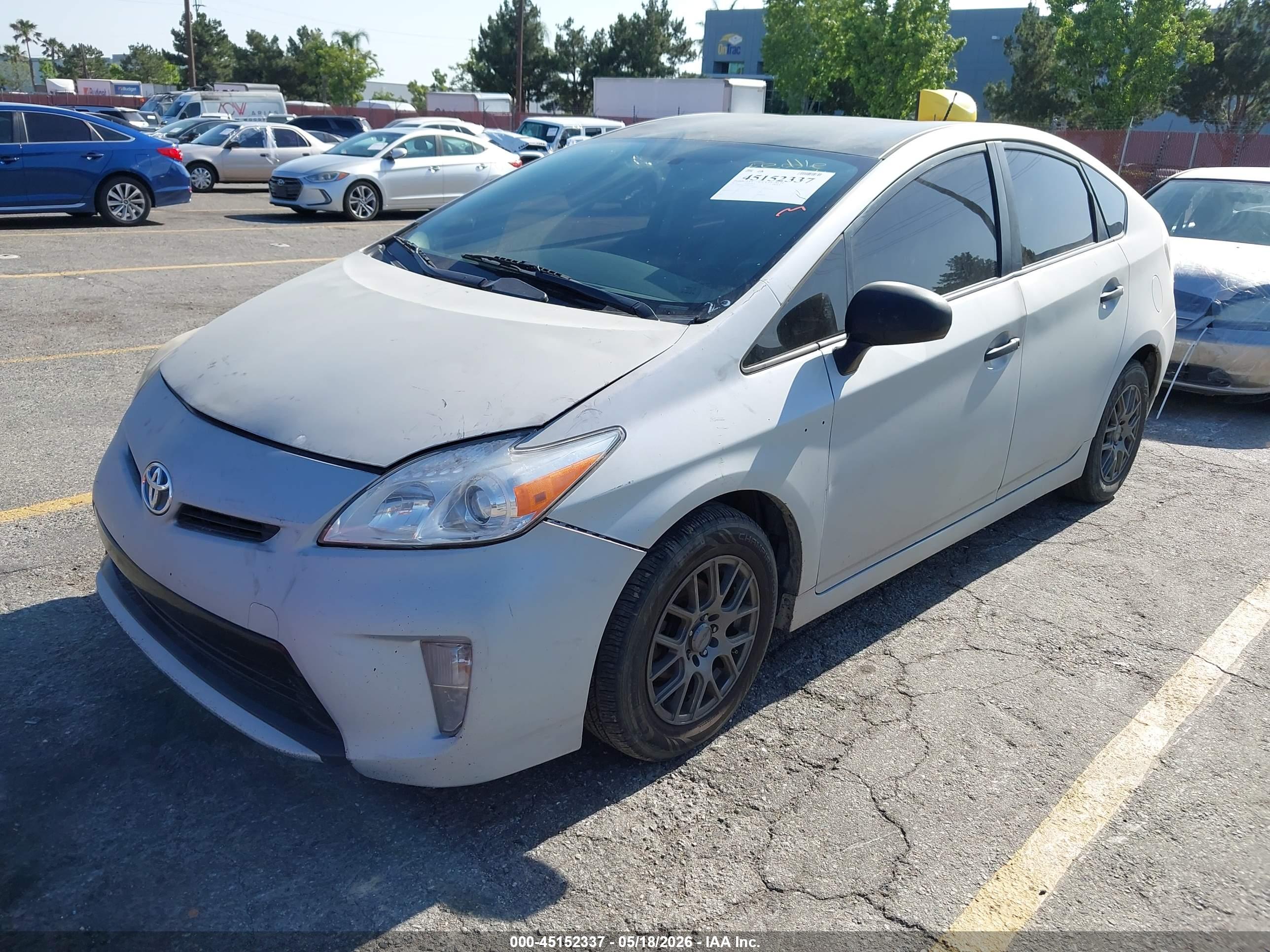 TOYOTA PRIUS image 2
