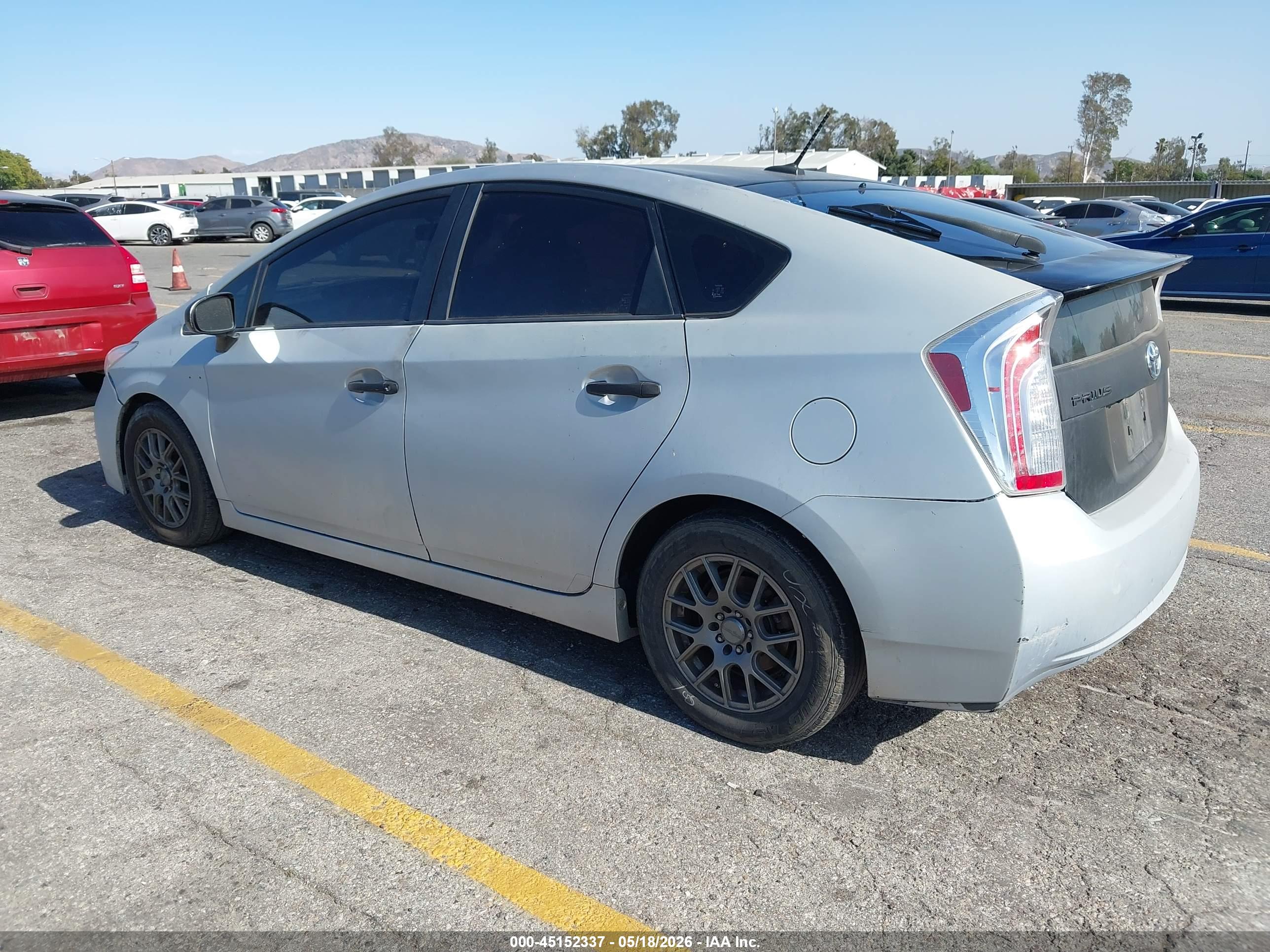 TOYOTA PRIUS image 3