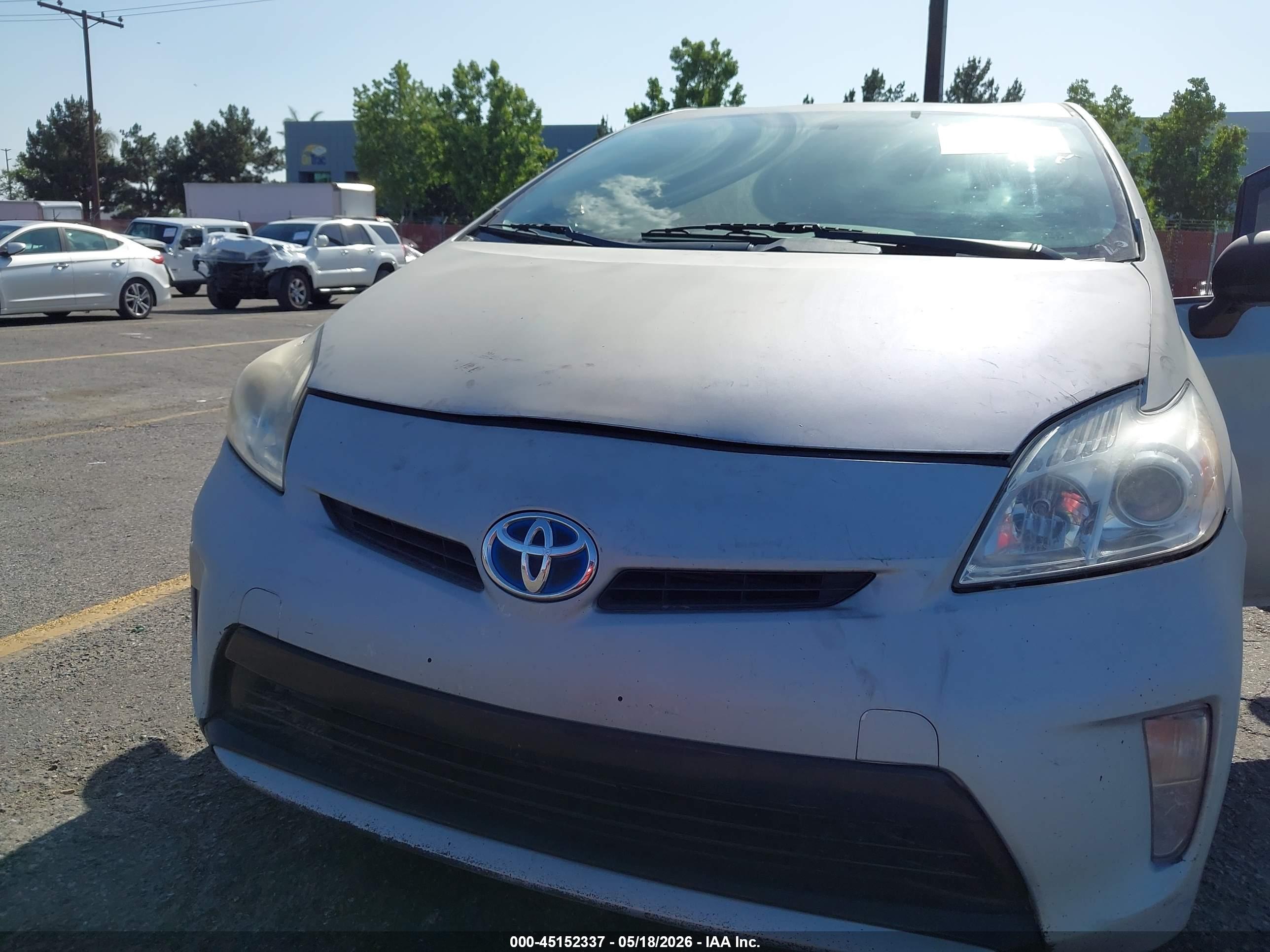 TOYOTA PRIUS image 6