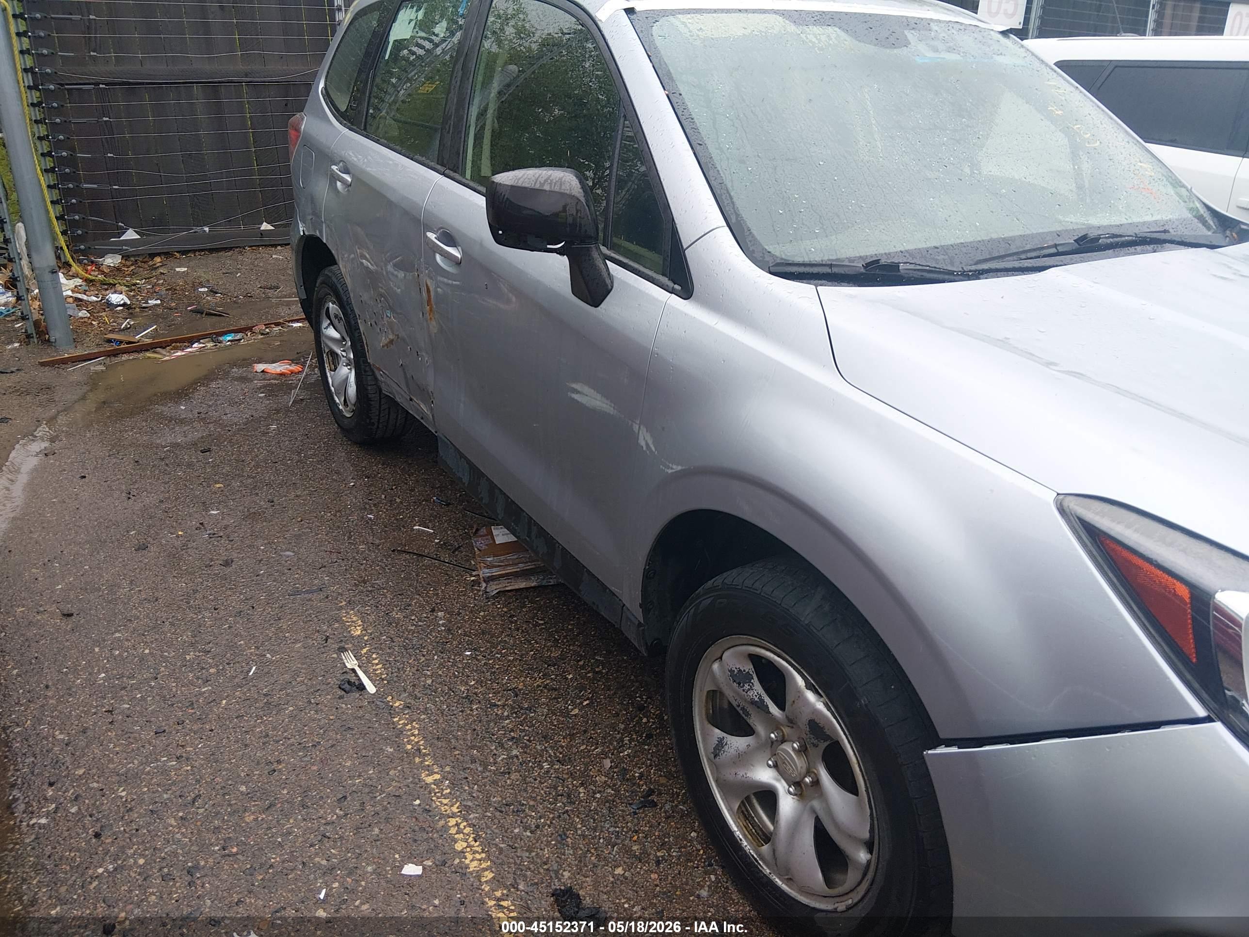 SUBARU FORESTER image 6