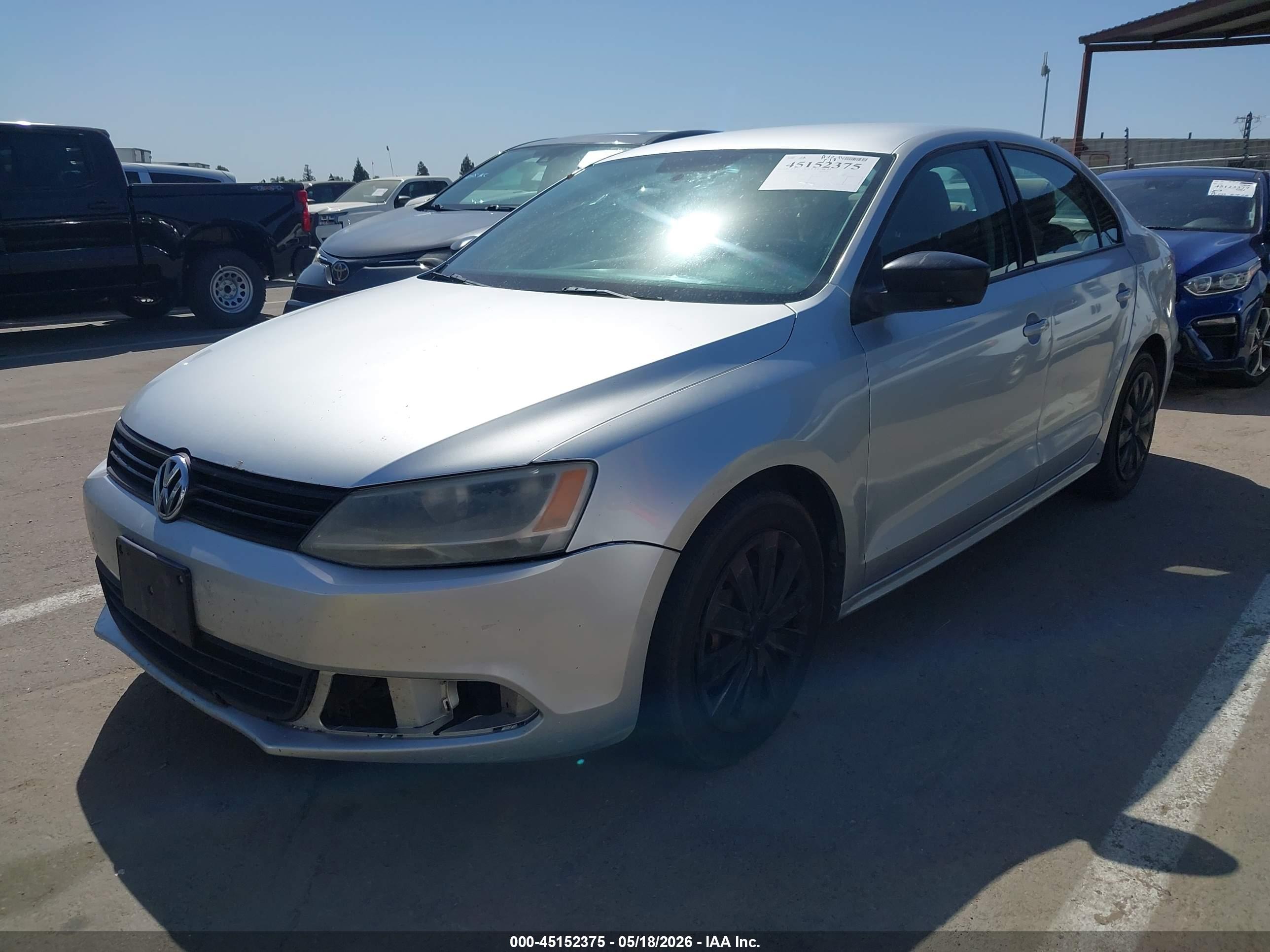 VOLKSWAGEN JETTA image 2