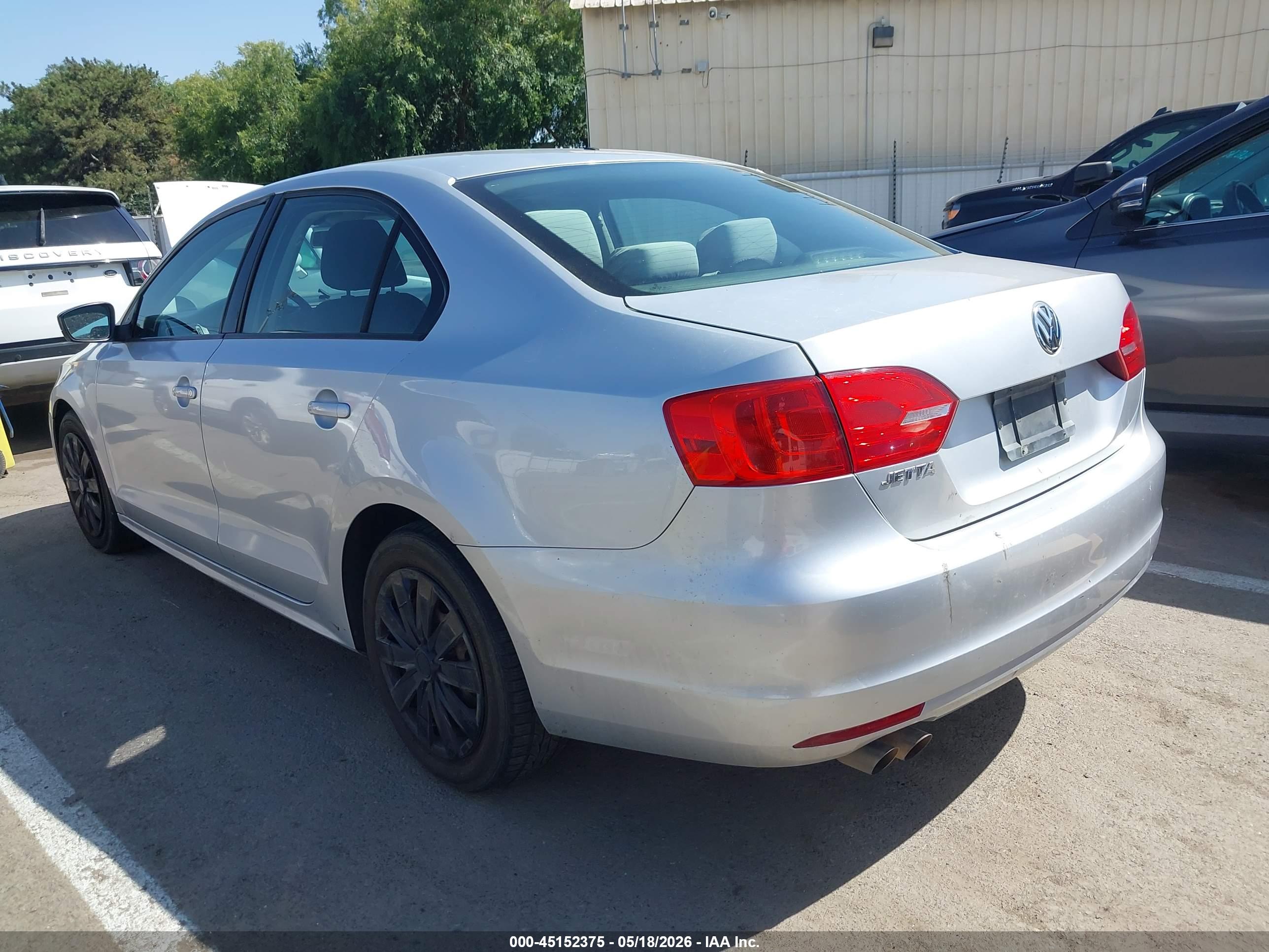 VOLKSWAGEN JETTA image 3