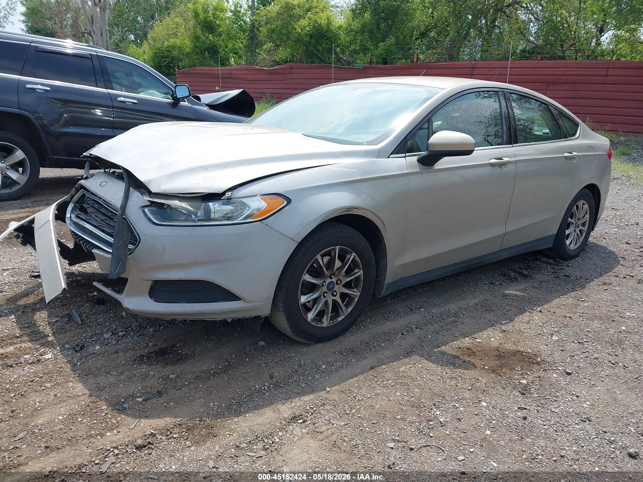 FORD FUSION image 2