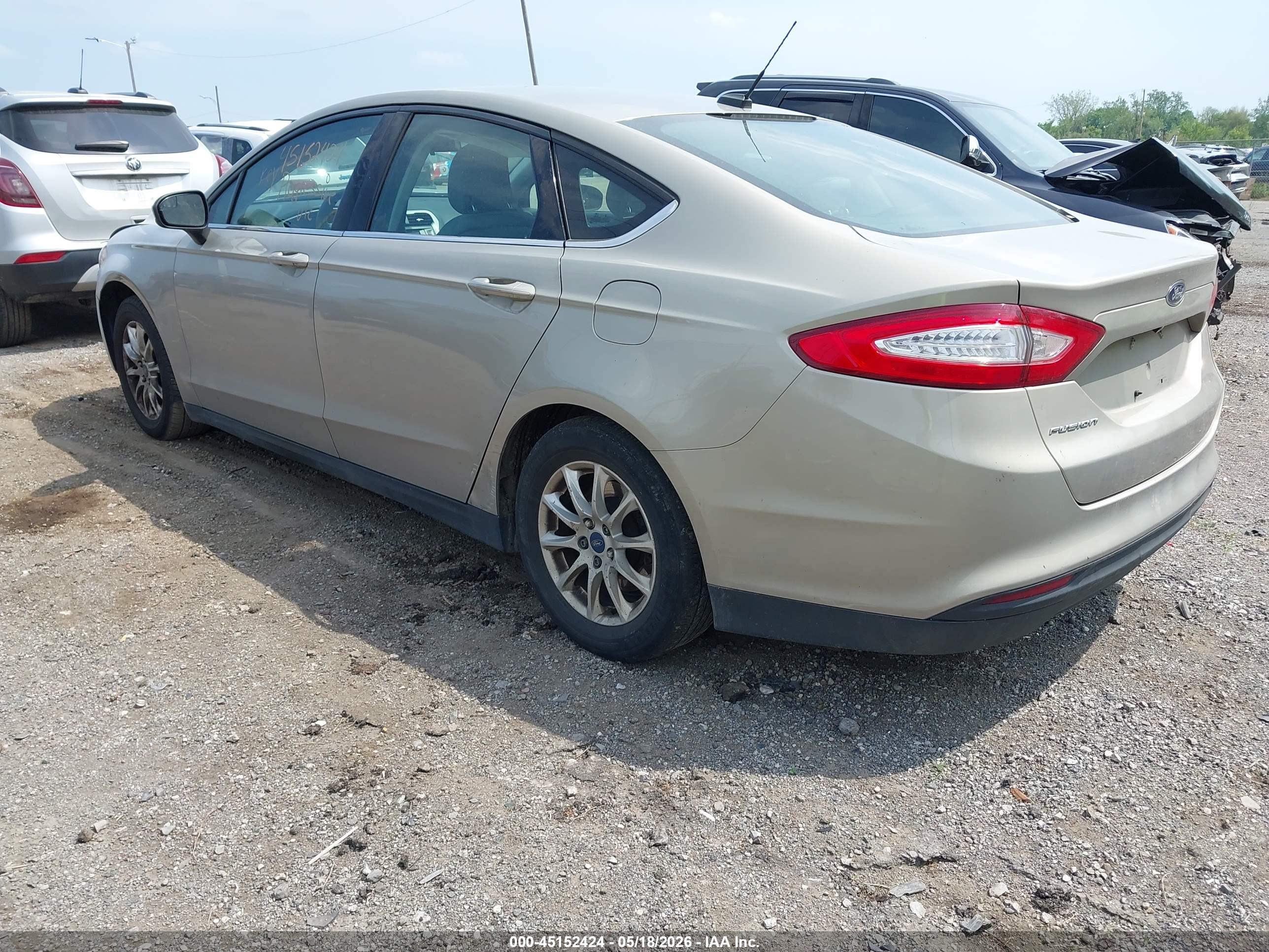 FORD FUSION image 3