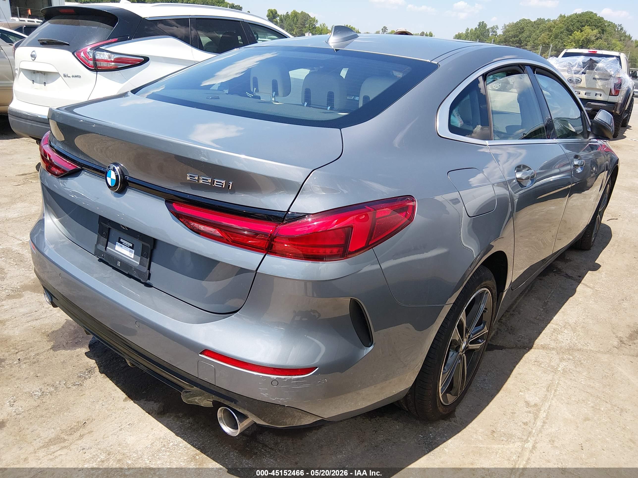 BMW 228 image 4