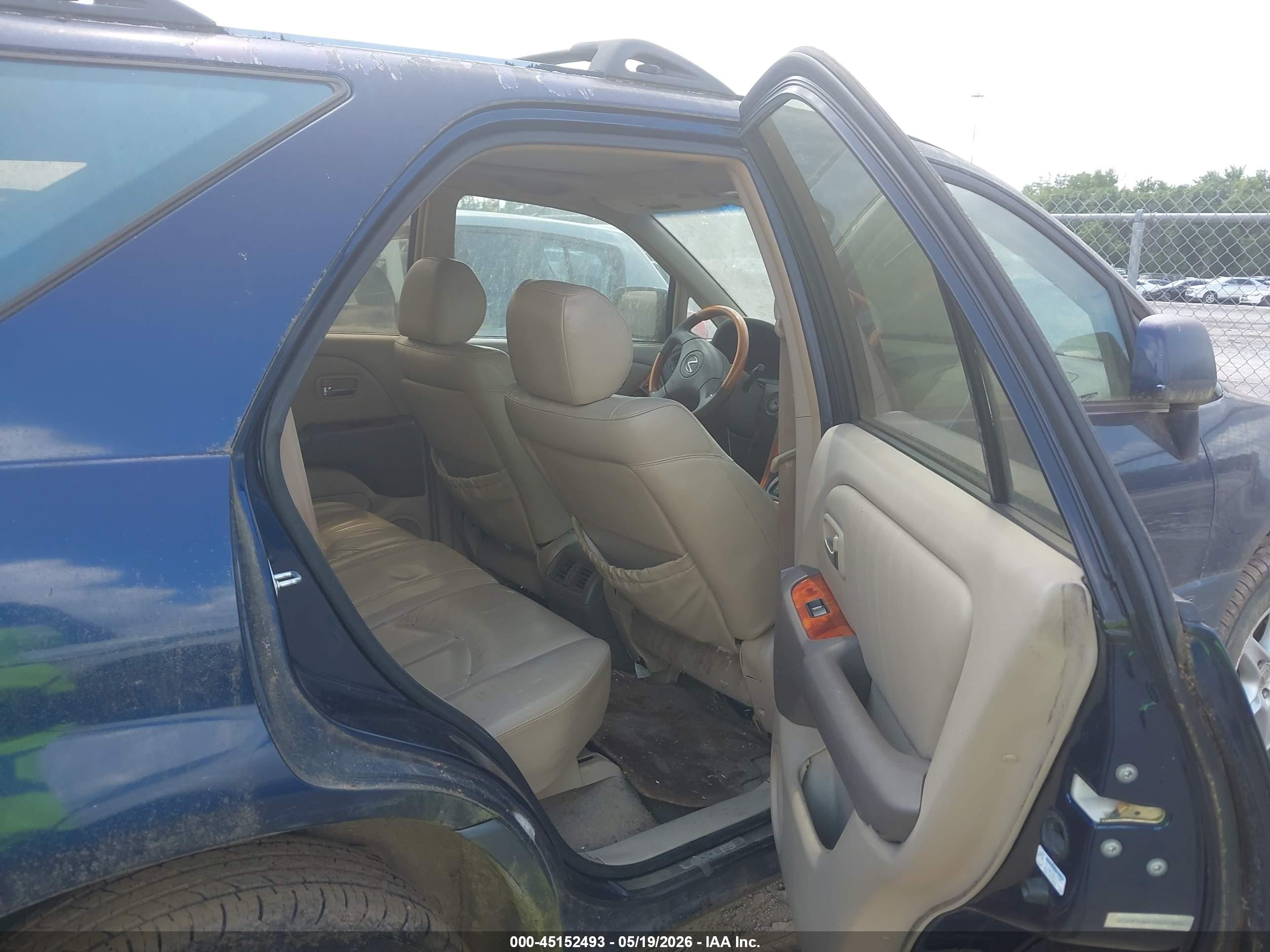 LEXUS RX image 8