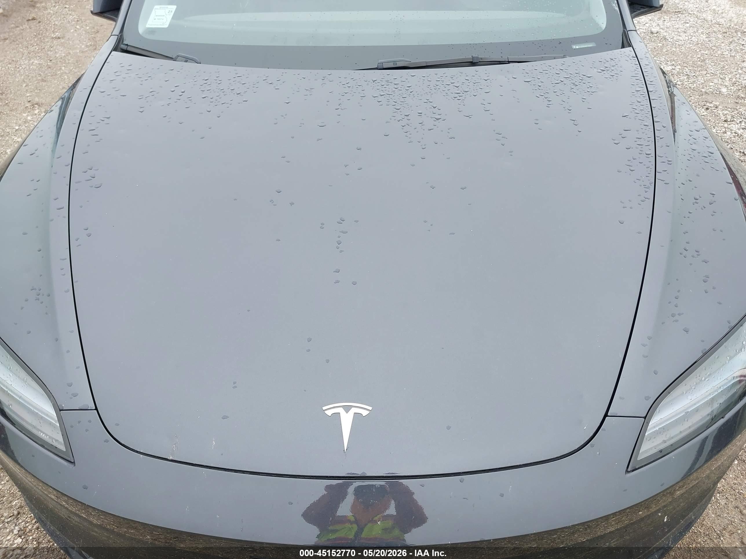 TESLA MODEL image 10