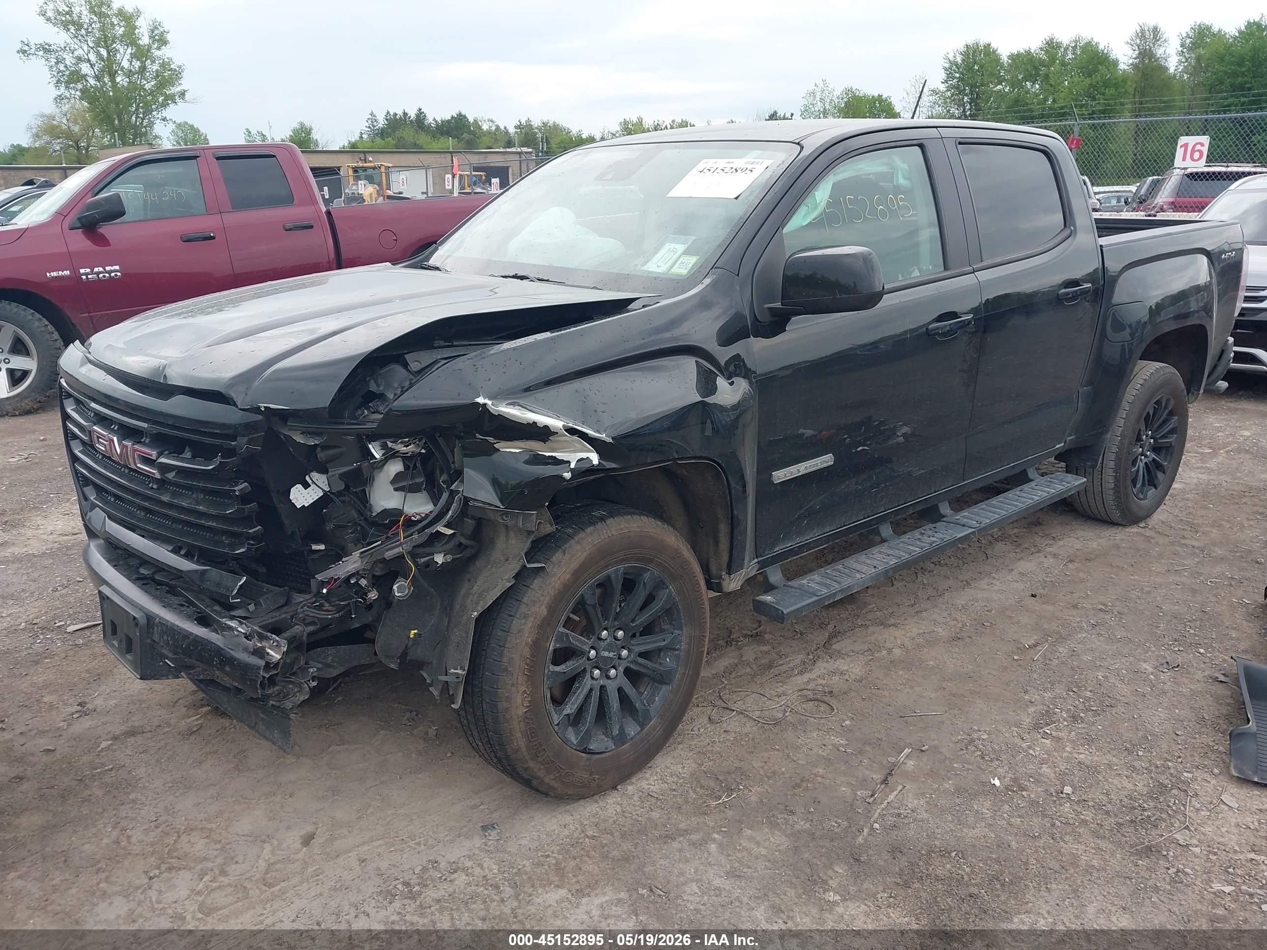 GMC CANYON image 2