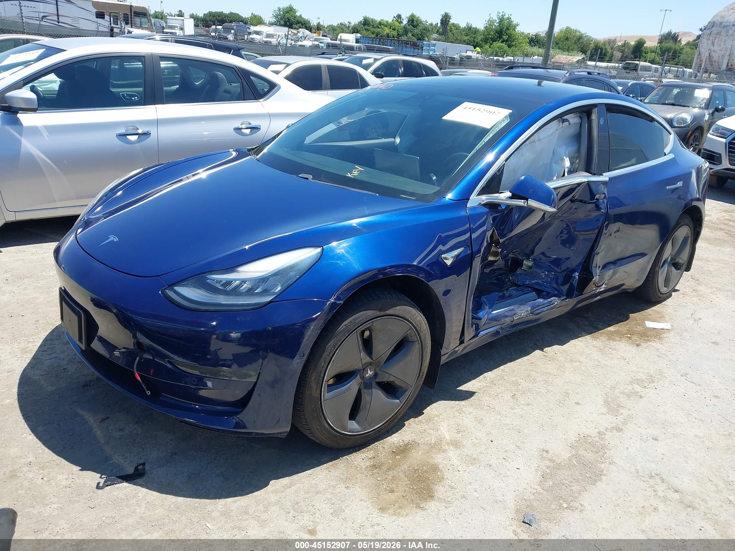 TESLA MODEL image 2